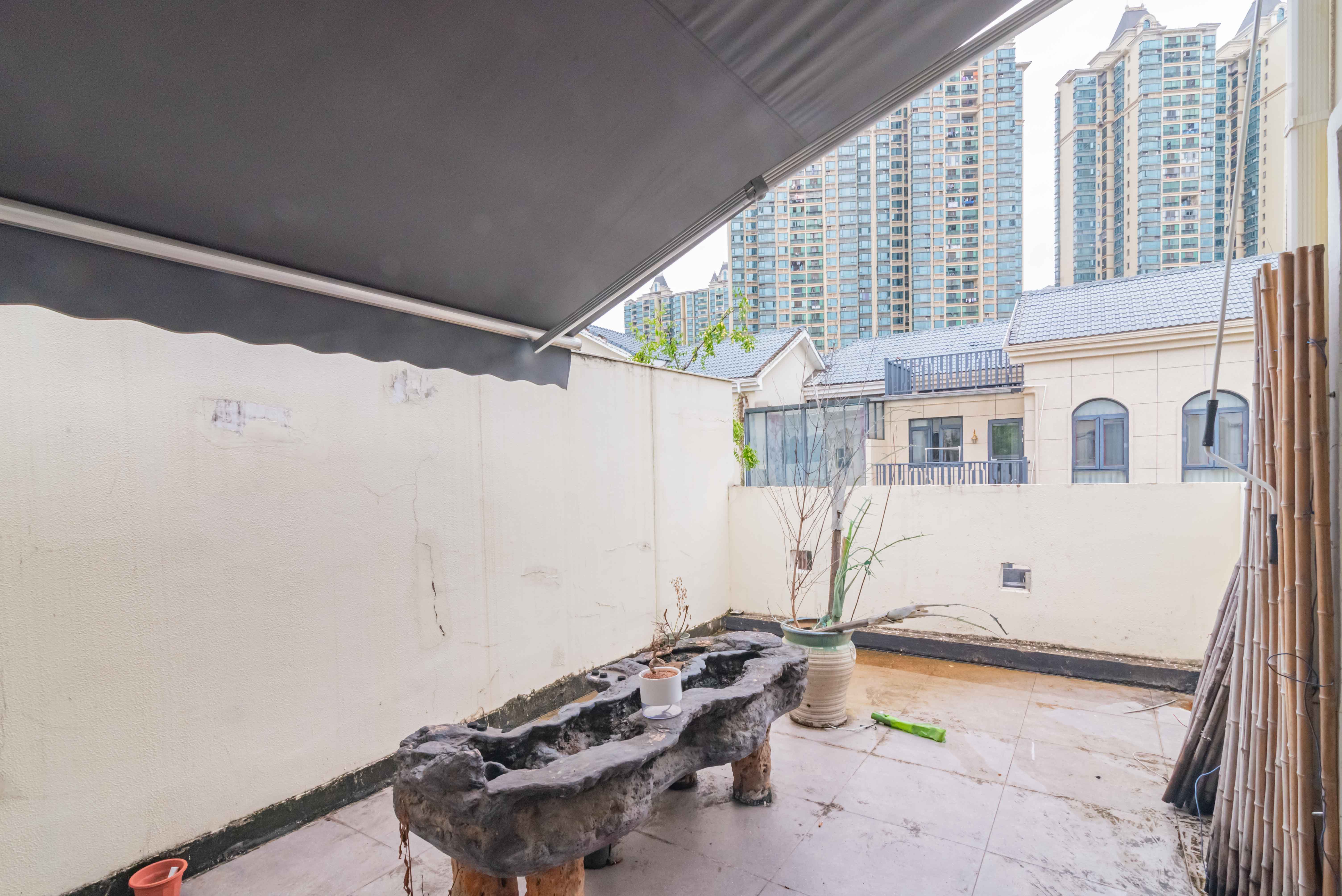 归心苑 5室2厅2卫 430.0万 归心苑 5室2厅2卫 430.0万阳台