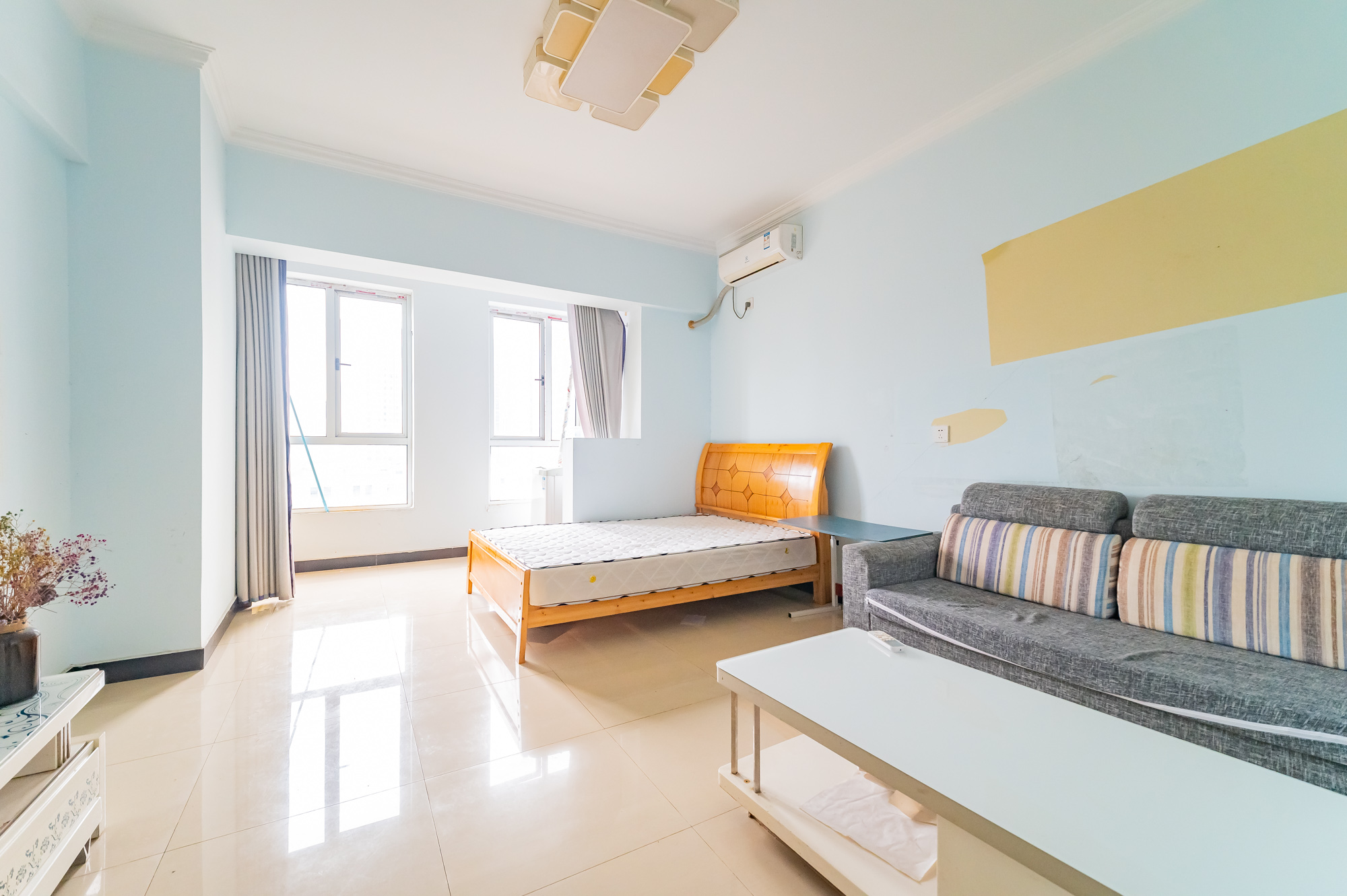 MOMA当代广场  1室1厅1卫    22.4万客厅