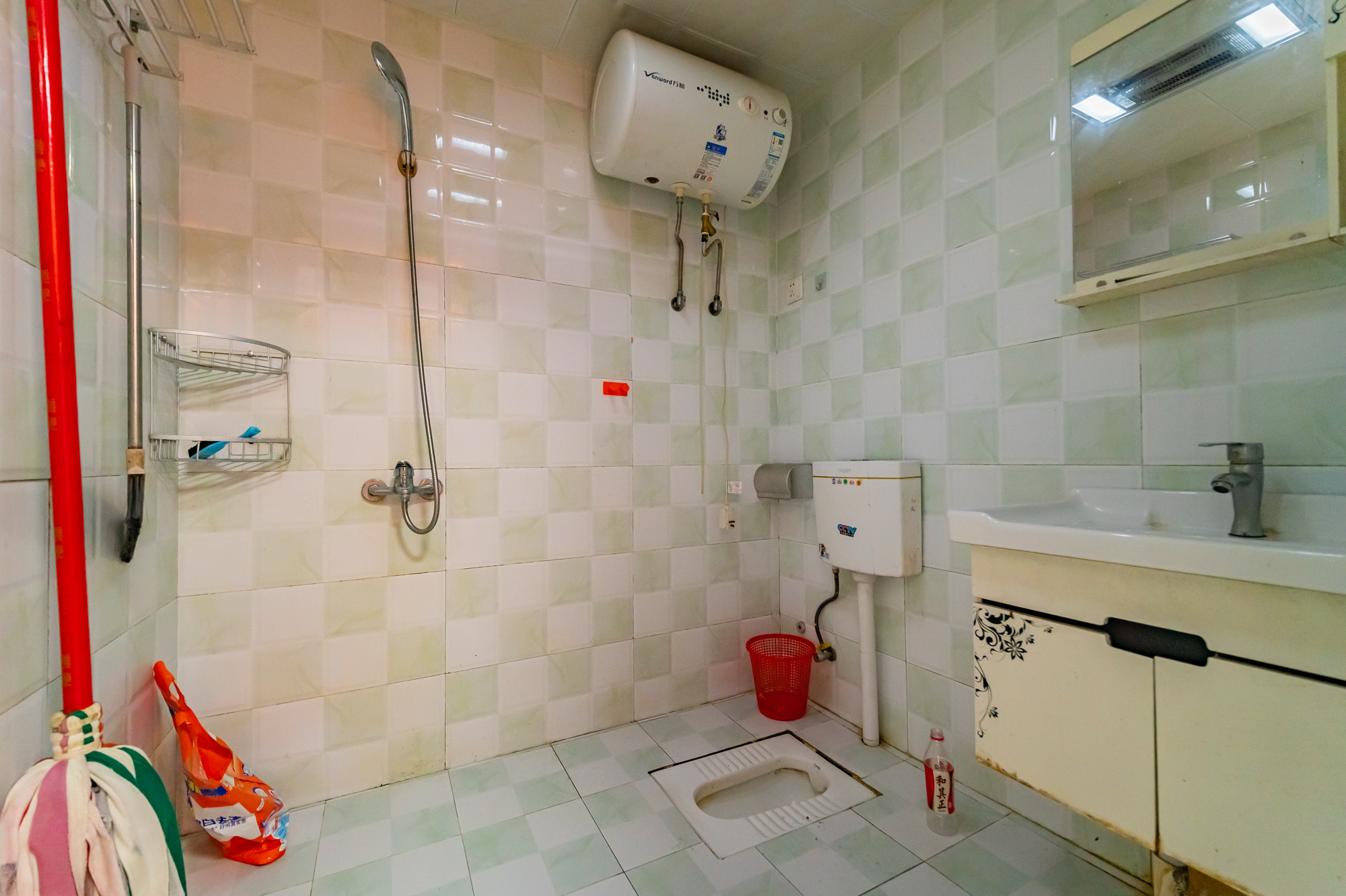 MOMA当代广场  1室1厅1卫    22.4万卫生间