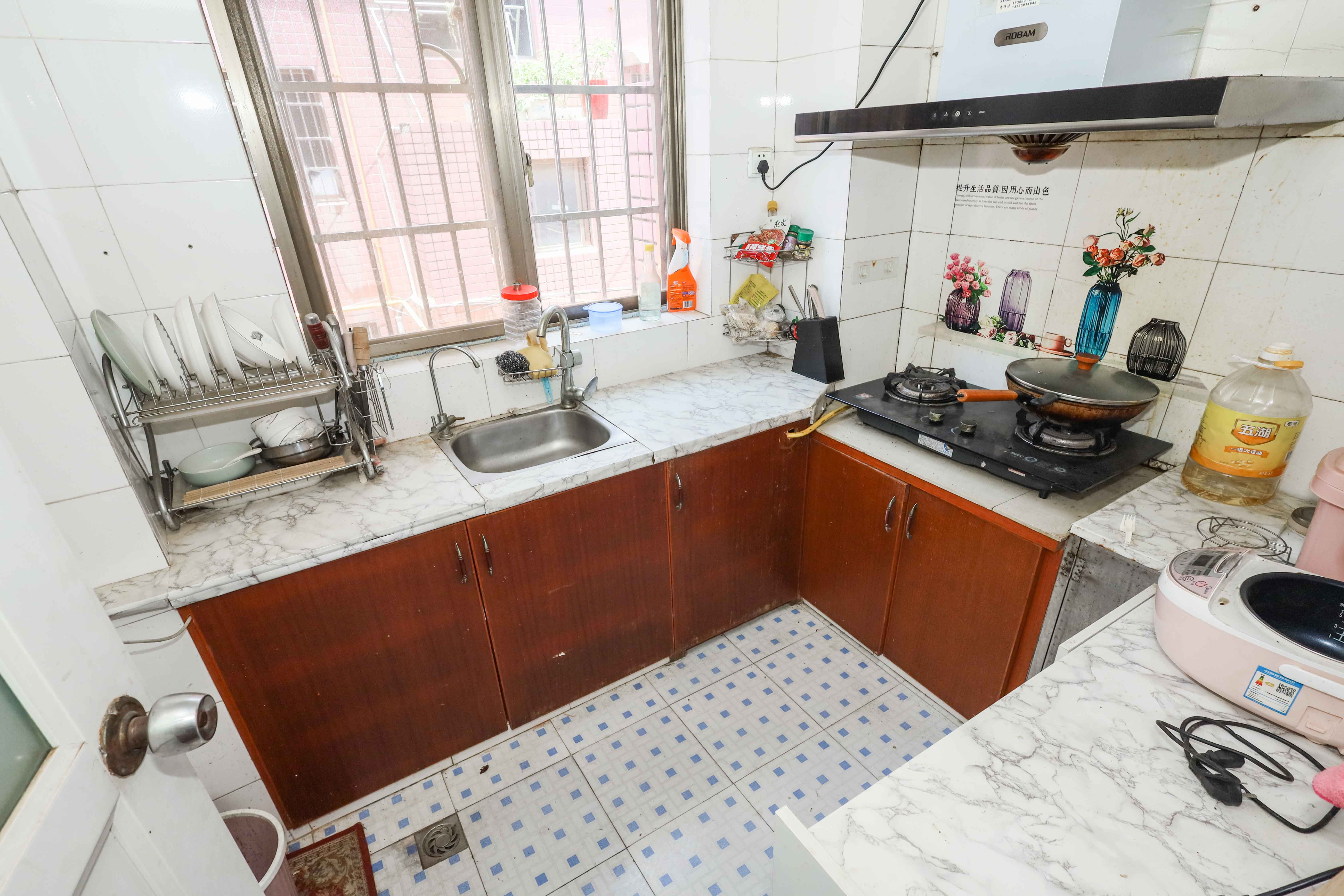 雷锋机电市场一期  2室2厅1卫    43.0万 雷锋机电市场一期  2室2厅1卫    43.0万厨房