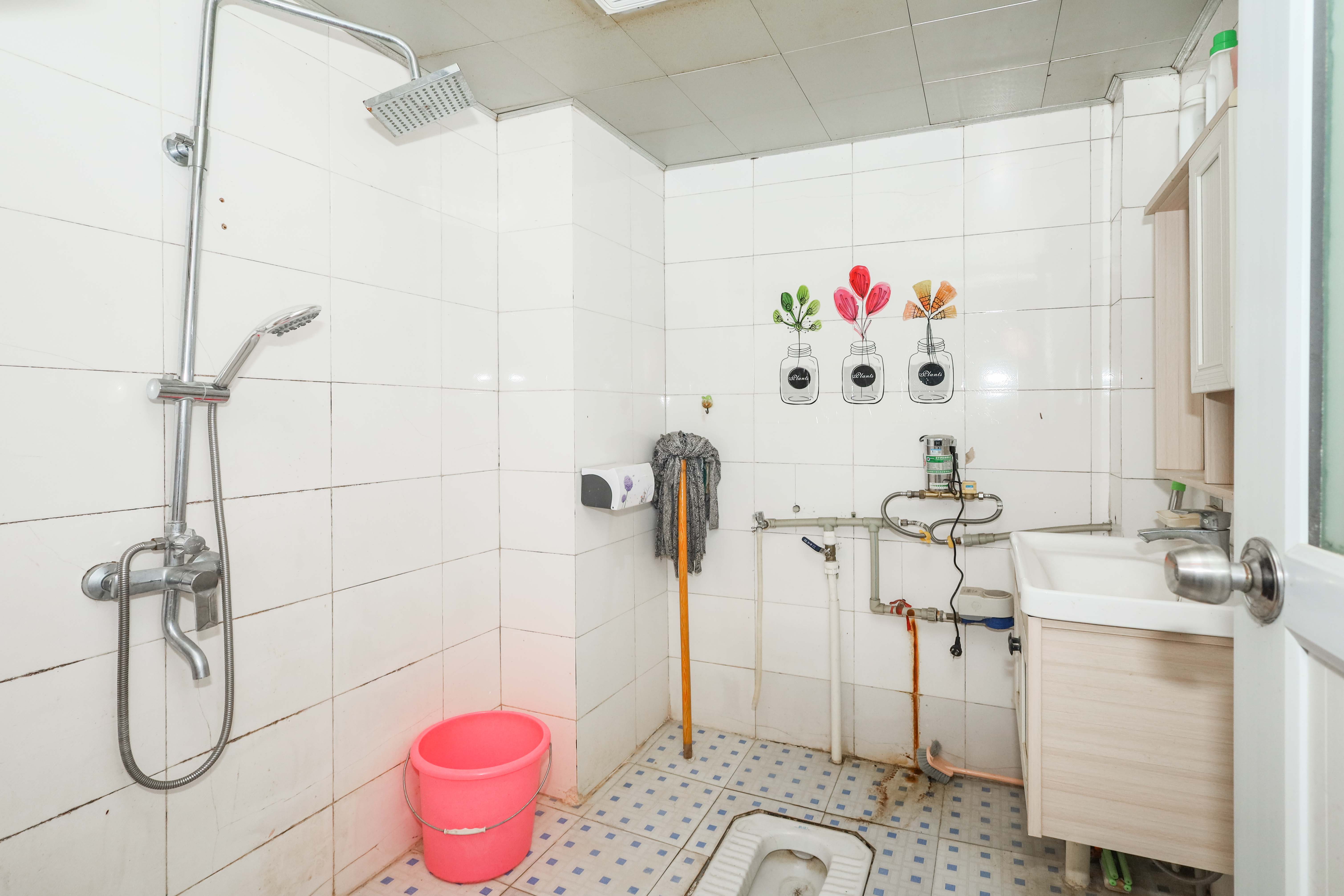 雷锋机电市场一期  2室2厅1卫    43.0万 雷锋机电市场一期  2室2厅1卫    43.0万卫生间