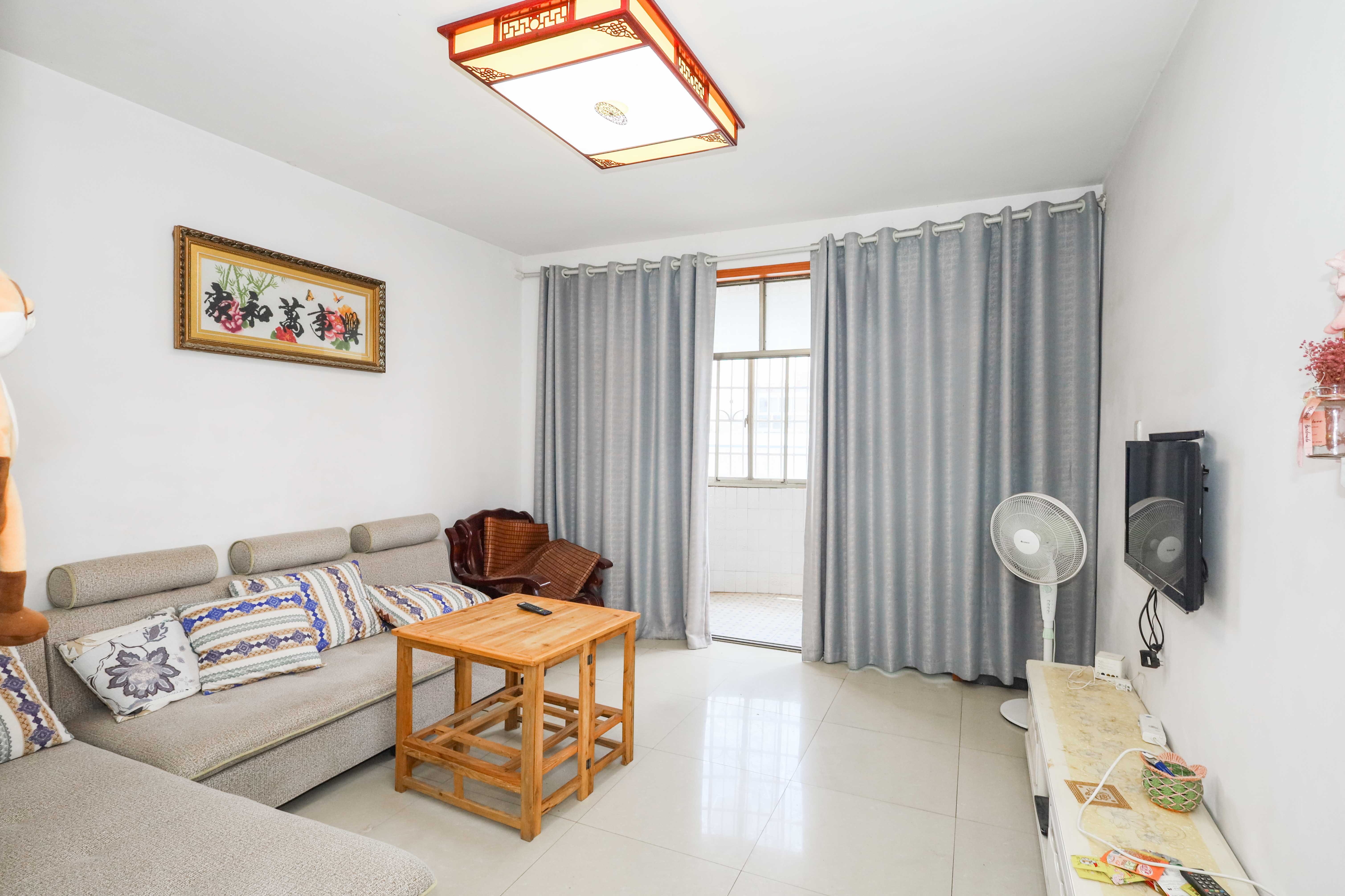 雷锋机电市场一期  2室2厅1卫    43.0万 雷锋机电市场一期  2室2厅1卫    43.0万客厅