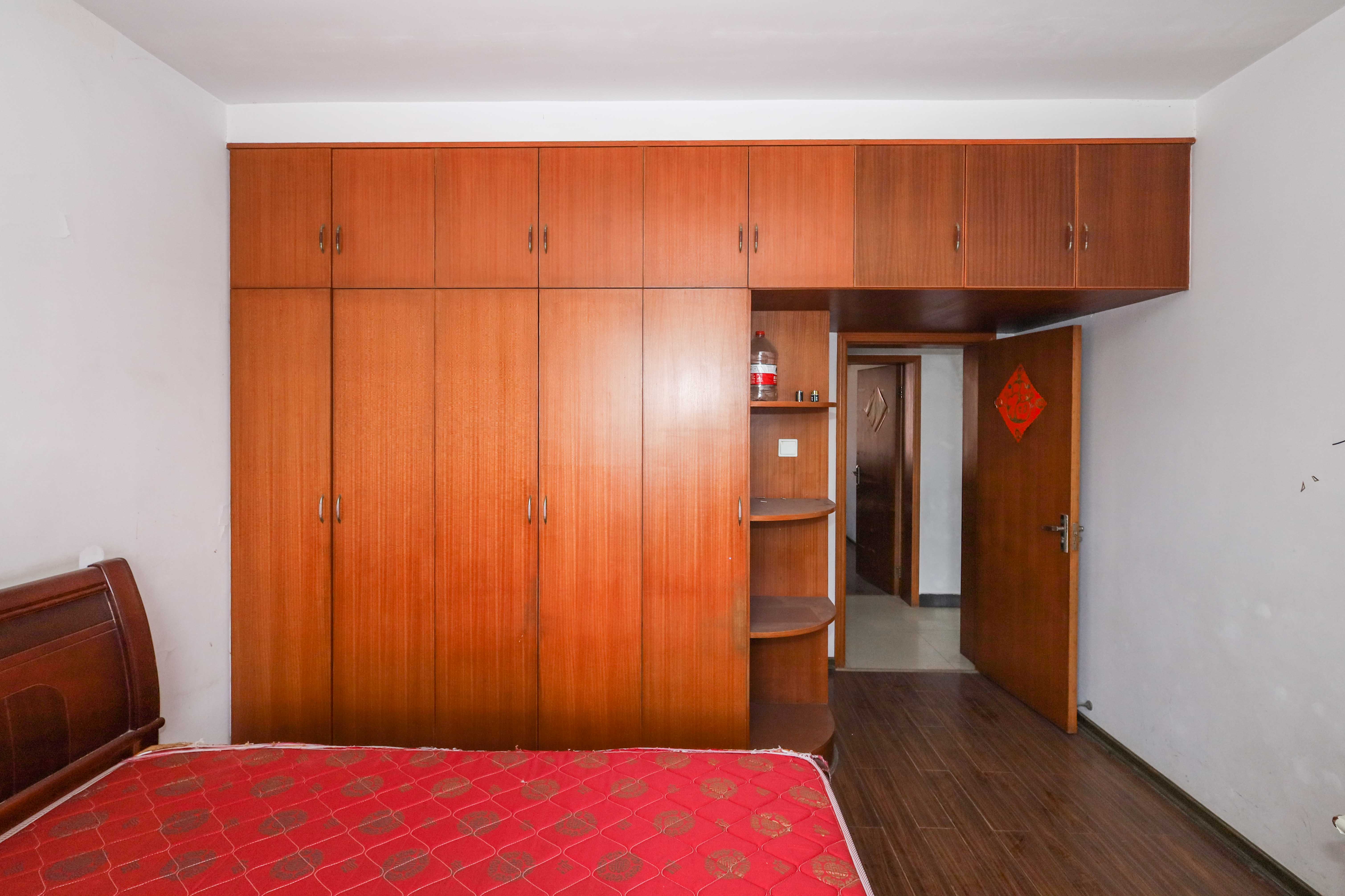 雷锋机电市场一期  2室2厅1卫    43.0万 雷锋机电市场一期  2室2厅1卫    43.0万卧室