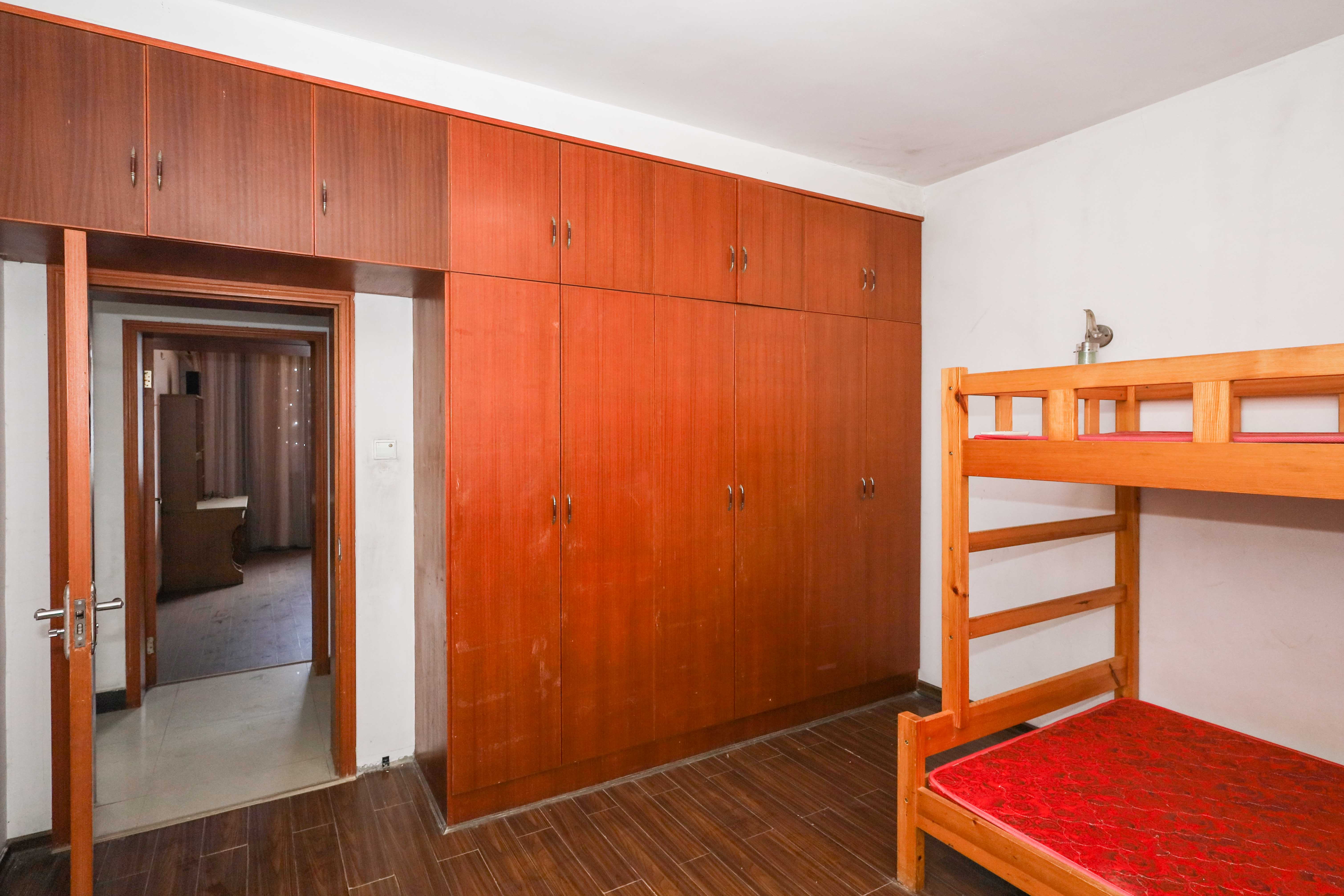 雷锋机电市场一期  2室2厅1卫    43.0万 雷锋机电市场一期  2室2厅1卫    43.0万卧室