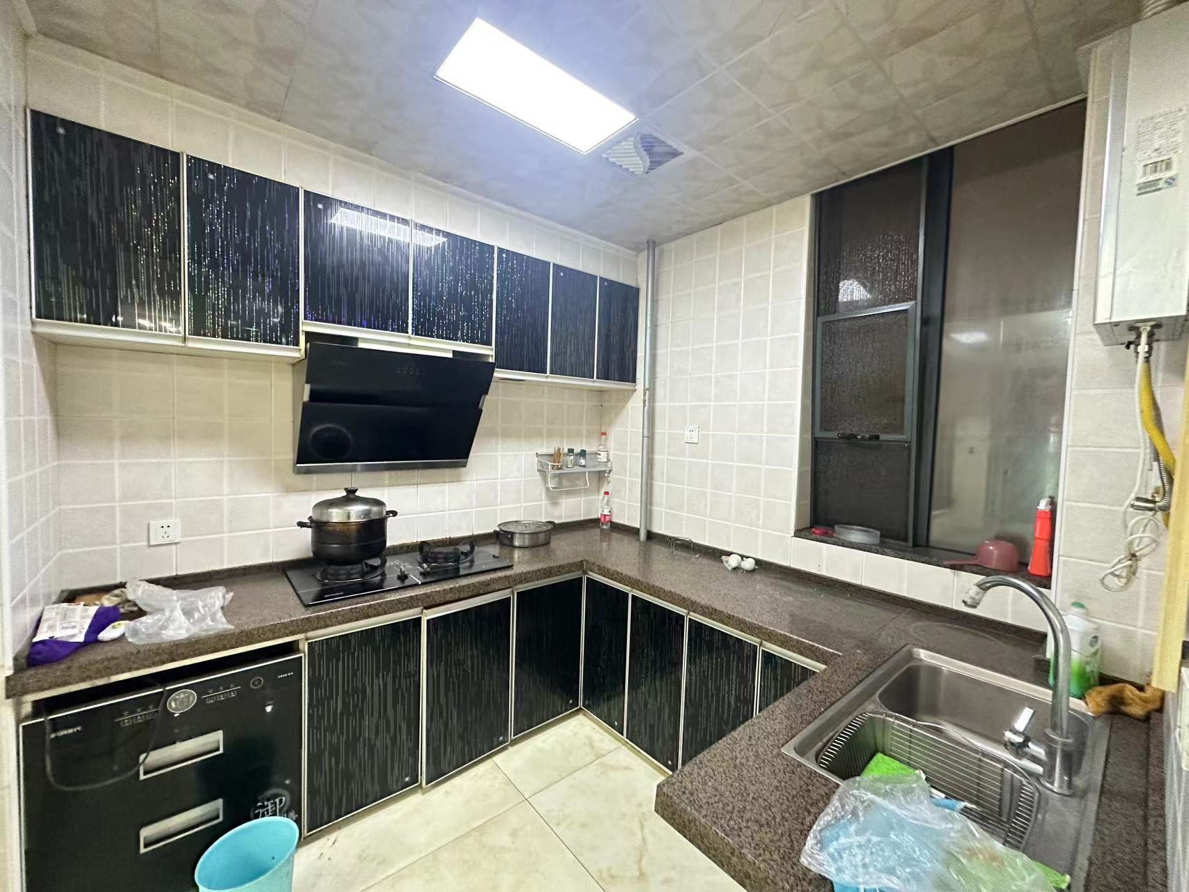 泰山公馆 3室2厅2卫 47.5万 泰山公馆 3室2厅2卫 47.5万室内图