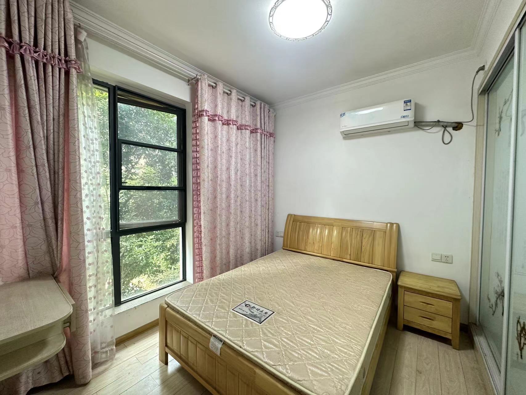 泰山公馆 3室2厅2卫 47.5万 泰山公馆 3室2厅2卫 47.5万室内图