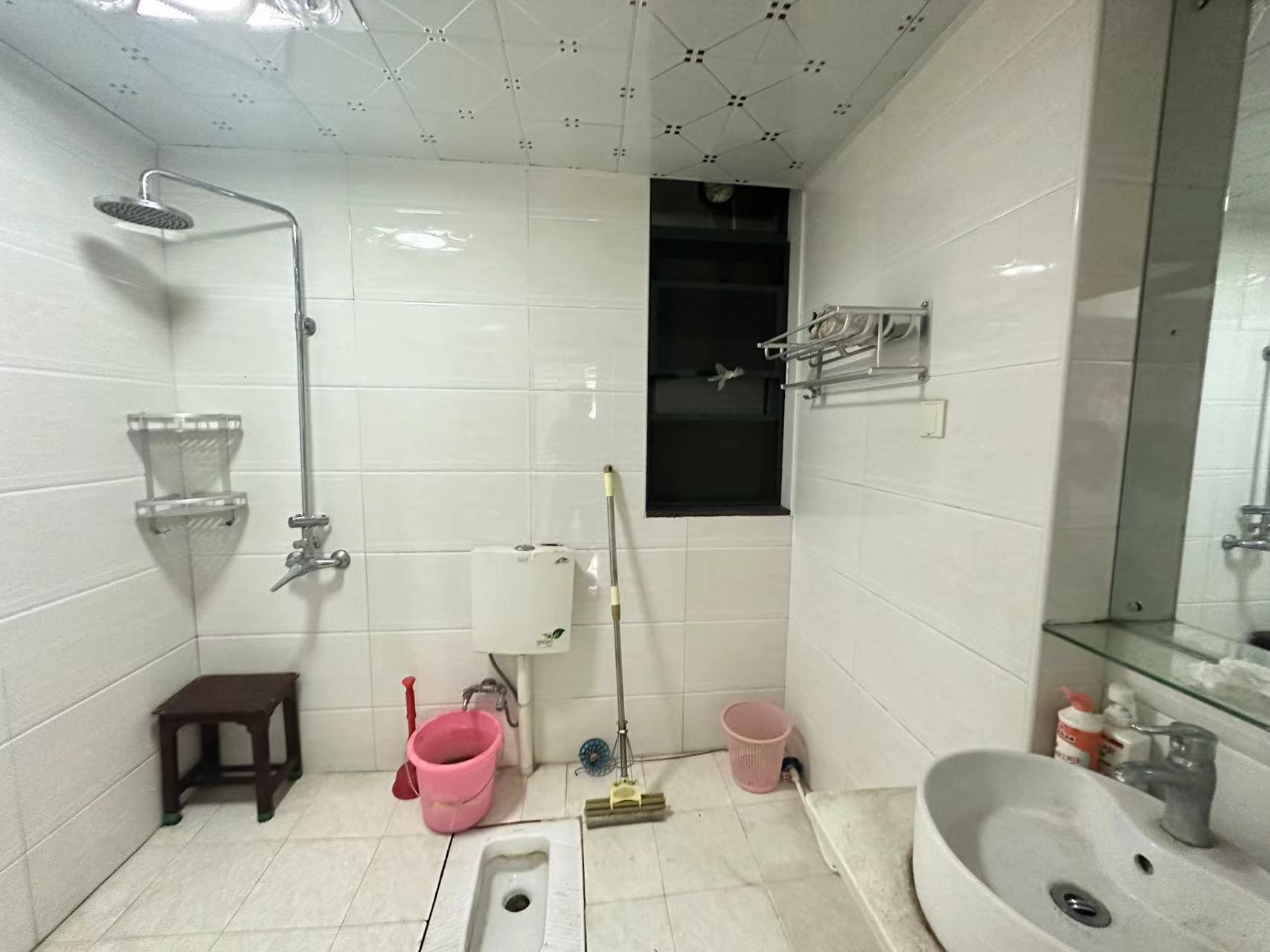 泰山公馆 3室2厅2卫 47.5万 泰山公馆 3室2厅2卫 47.5万室内图