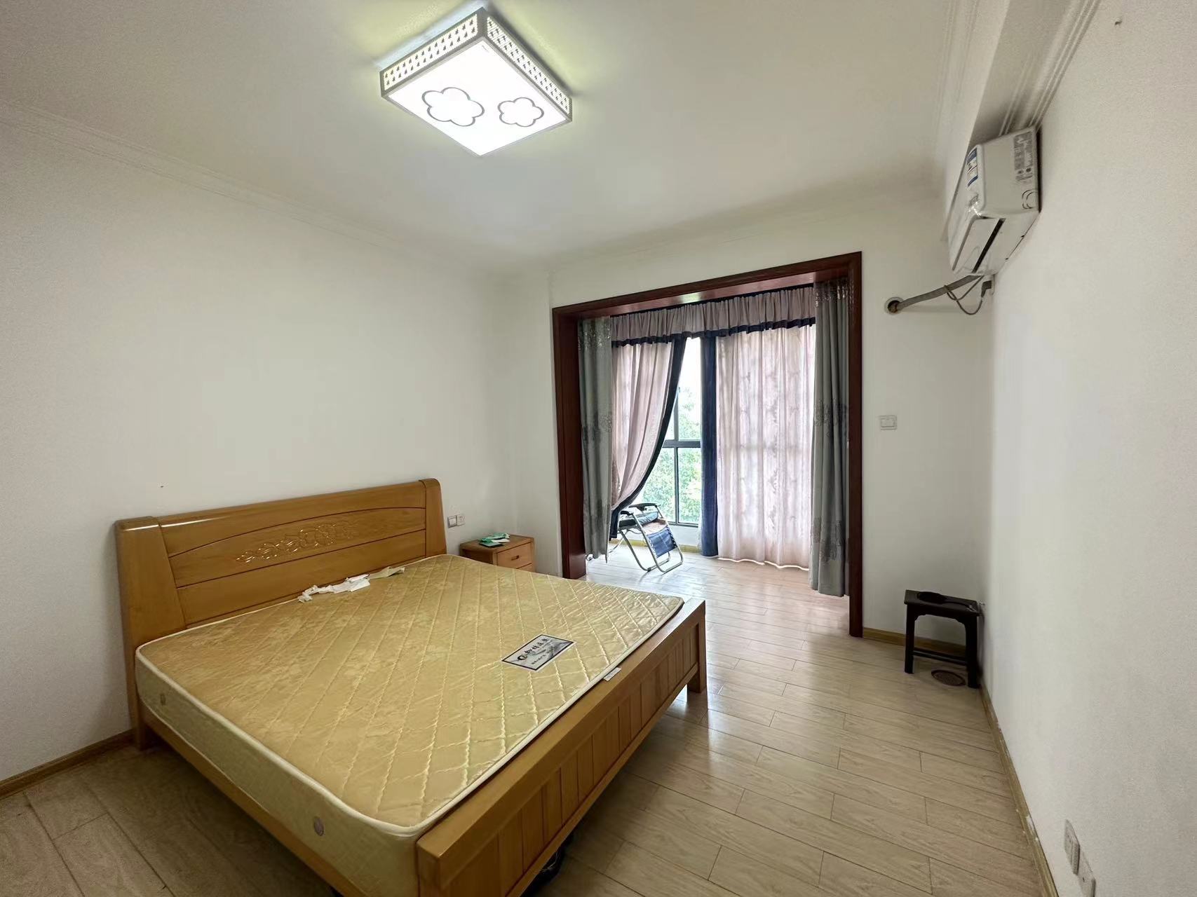 泰山公馆 3室2厅2卫 47.5万 泰山公馆 3室2厅2卫 47.5万室内图