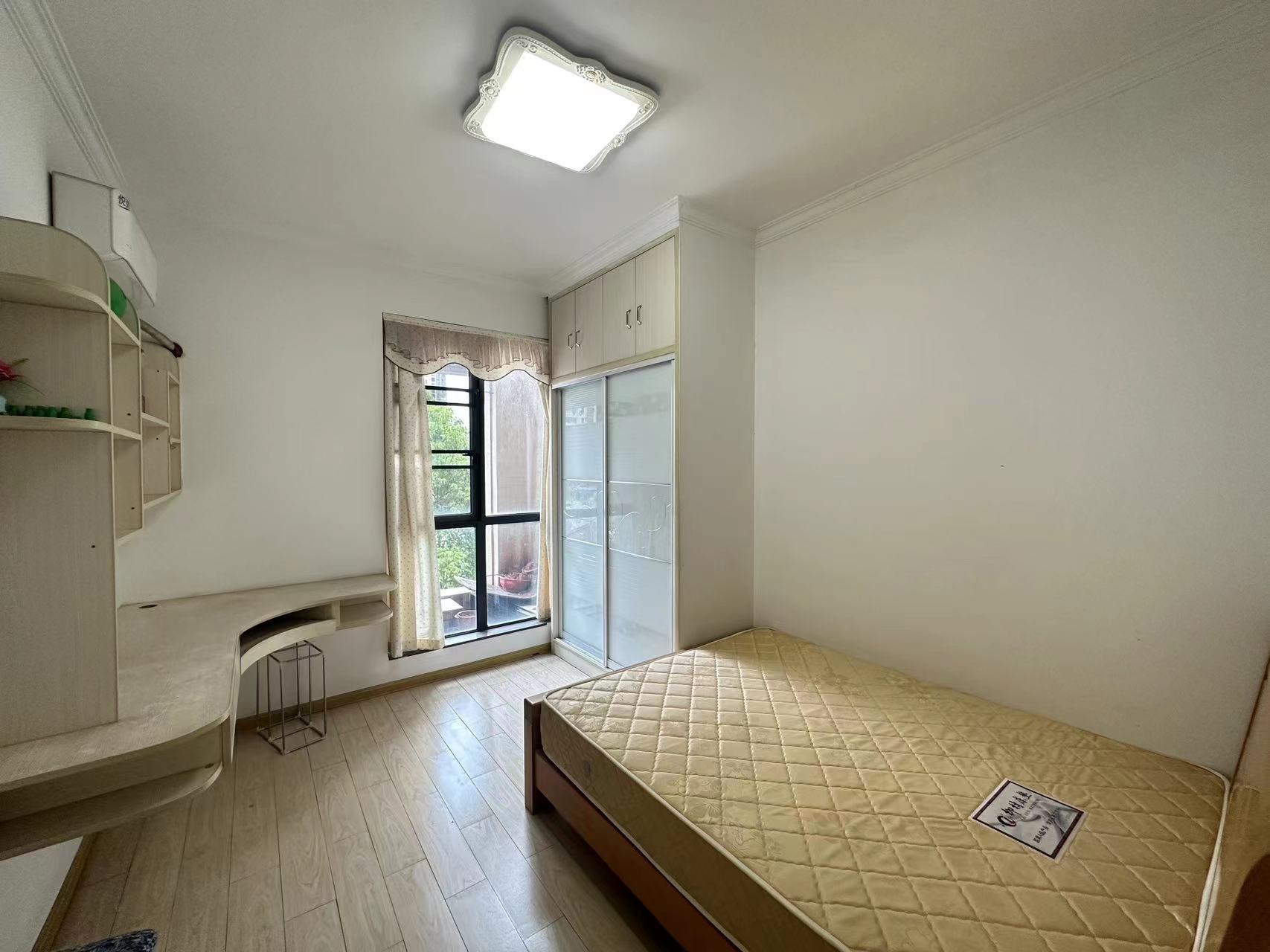 泰山公馆 3室2厅2卫 47.5万 泰山公馆 3室2厅2卫 47.5万室内图