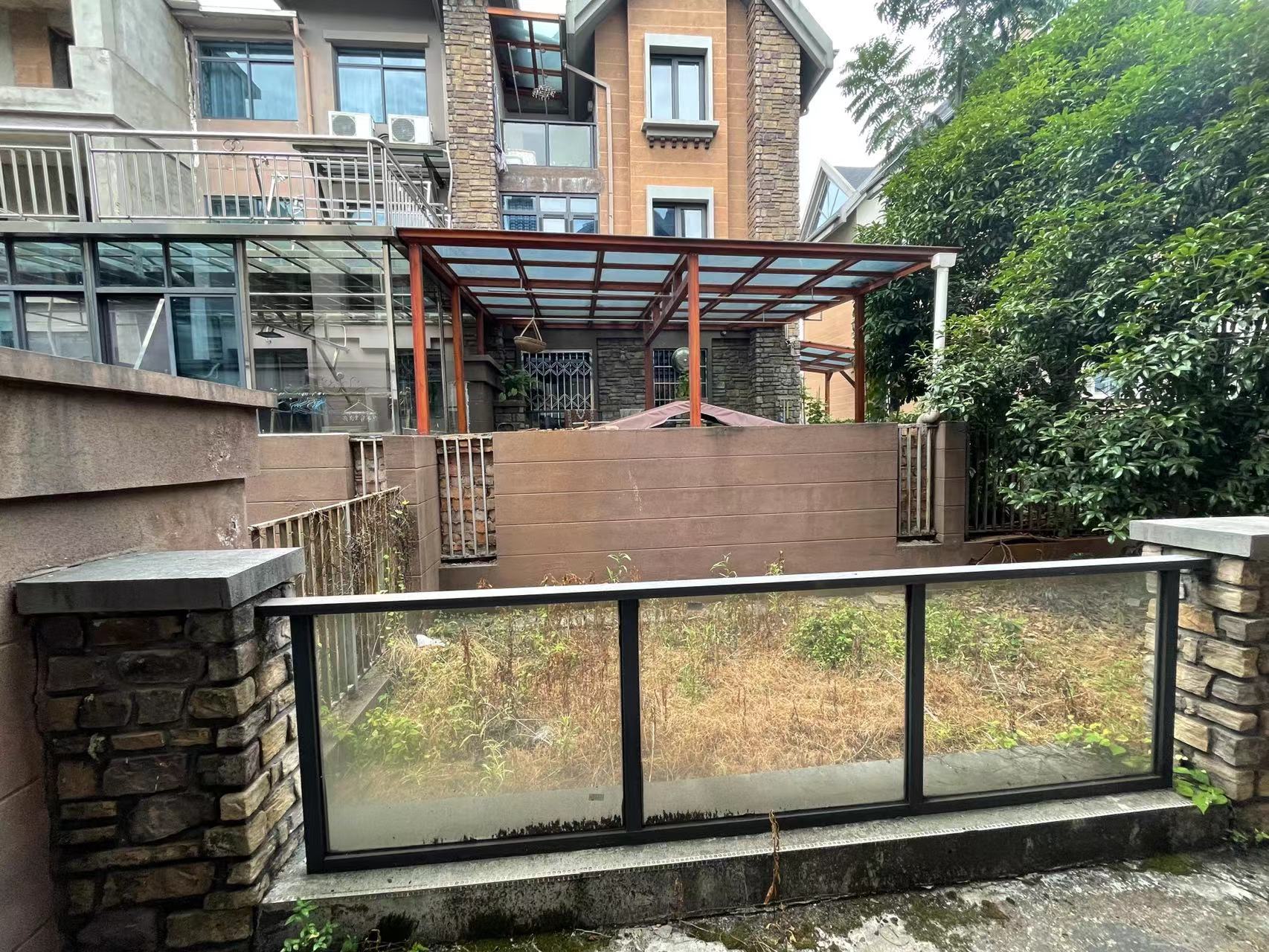 城市公园 6室2厅4卫 170.0万 城市公园 6室2厅4卫 170.0万室内图