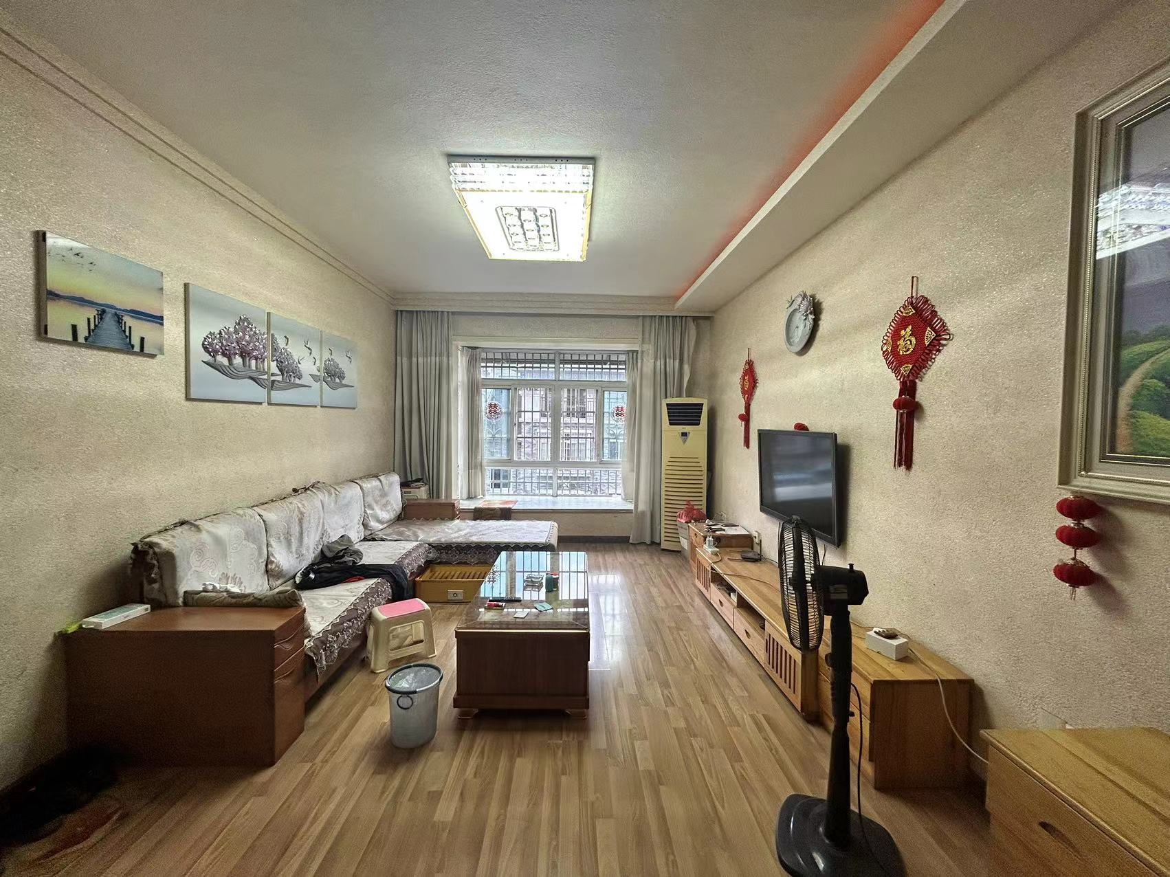 东环新城 4室2厅1卫 56.8万 东环新城 4室2厅1卫 56.8万室内图