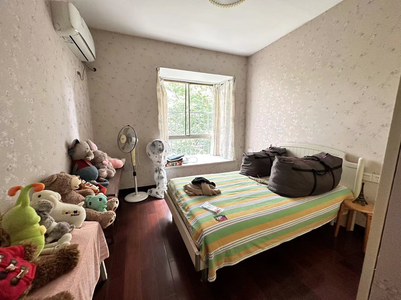 蓝盾景园一期 3室2厅2卫 85.80万 蓝盾景园一期 3室2厅2卫 85.80万室内图