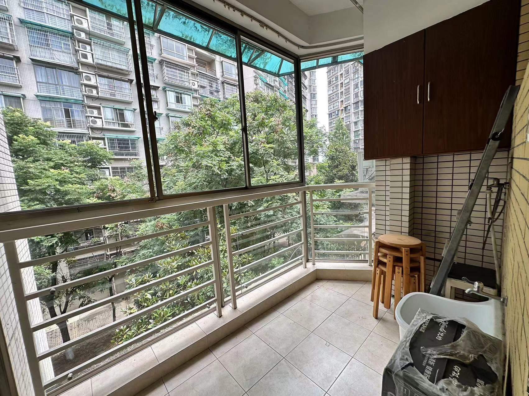 蓝盾景园一期 3室2厅2卫 85.80万 蓝盾景园一期 3室2厅2卫 85.80万室内图