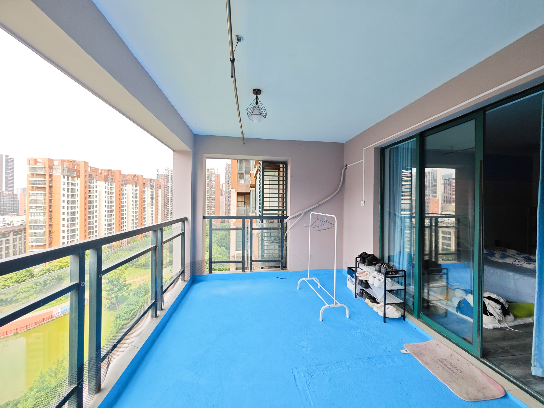 华盛世纪新城  4室2厅2卫    174.8万阳台