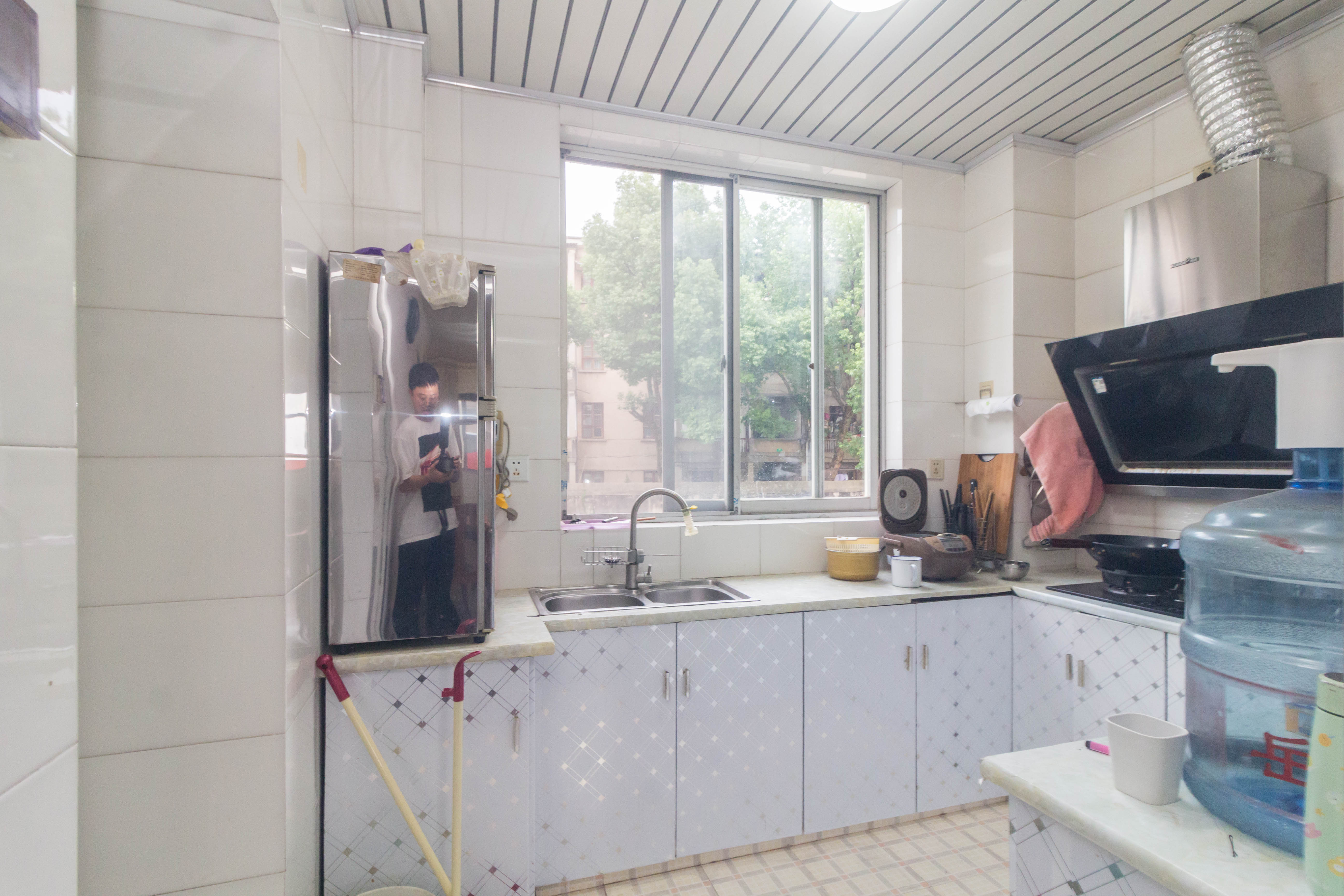 长沙县泉塘粮运宿舍大院  2室2厅1卫    36.0万 长沙县泉塘粮运宿舍大院  2室2厅1卫    36.0万厨房