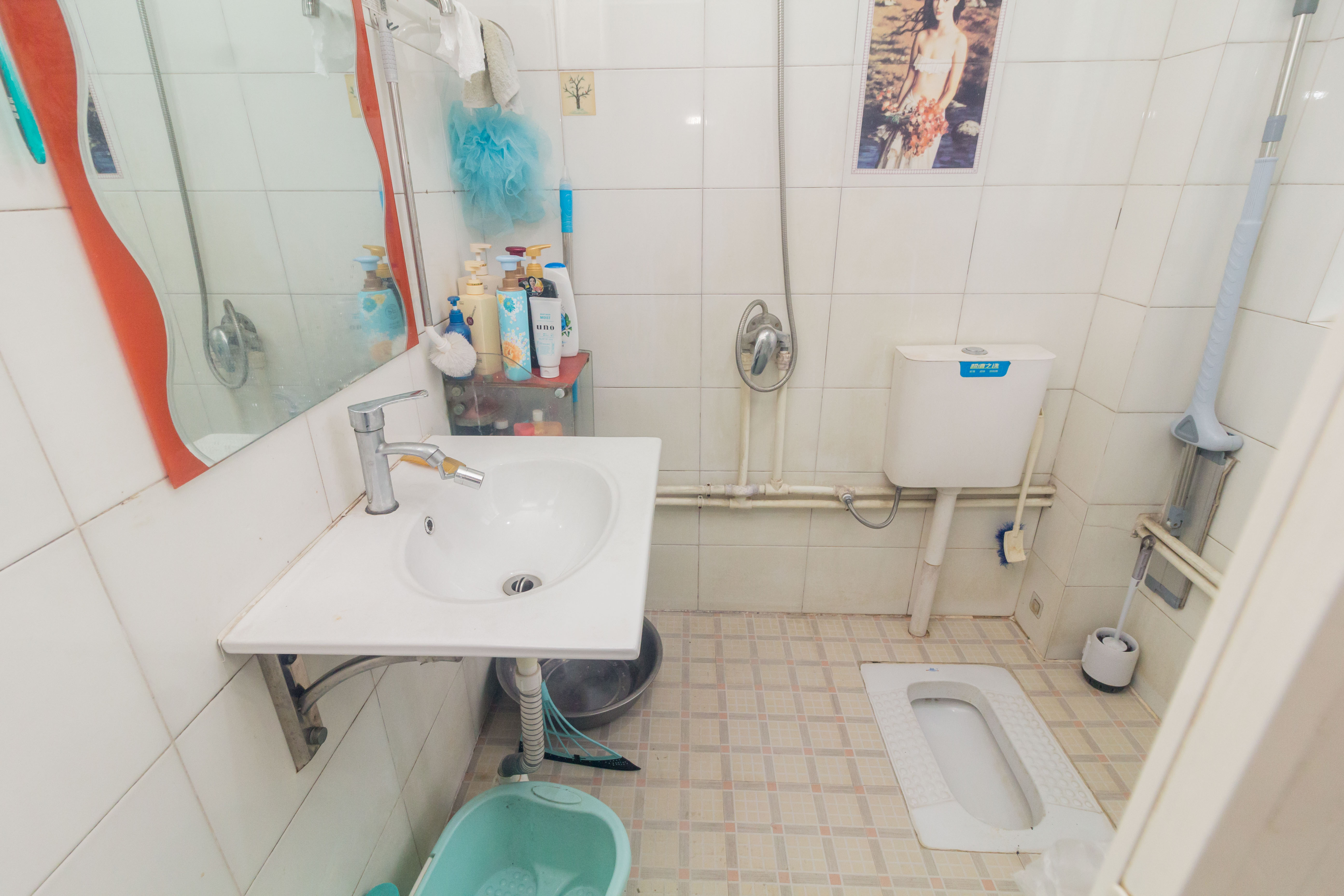 长沙县泉塘粮运宿舍大院  2室2厅1卫    36.0万 长沙县泉塘粮运宿舍大院  2室2厅1卫    36.0万卫生间