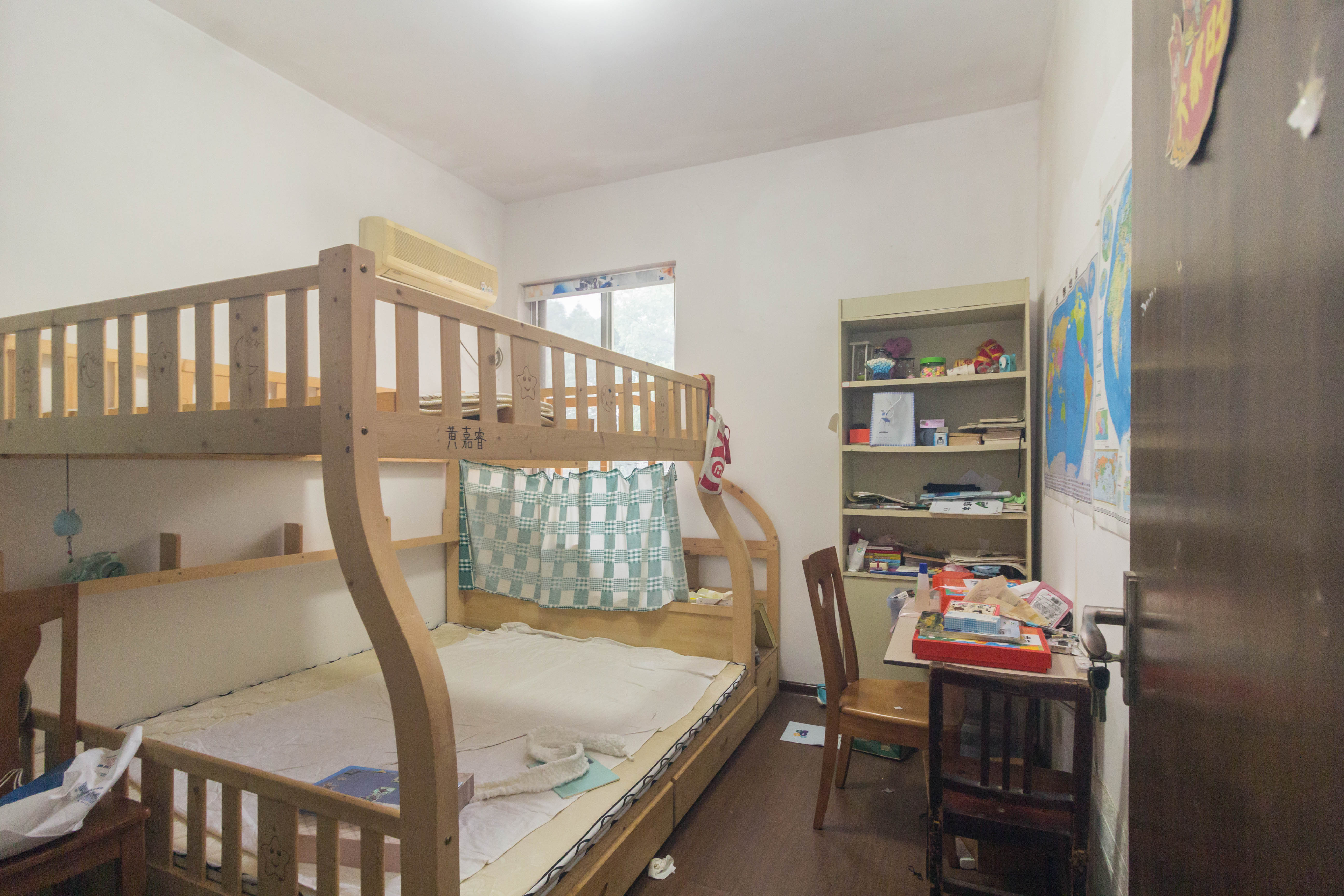 长沙县泉塘粮运宿舍大院  2室2厅1卫    36.0万 长沙县泉塘粮运宿舍大院  2室2厅1卫    36.0万卧室