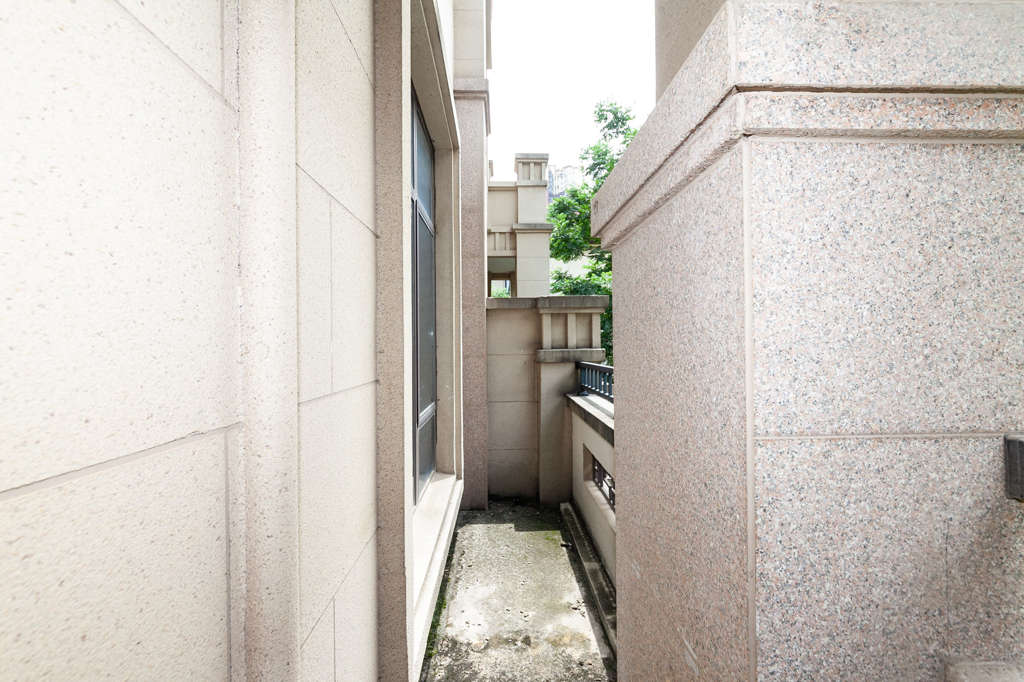 龙湖湘风原著（龙湖湘风星城）  4室2厅3卫   280.00万阳台