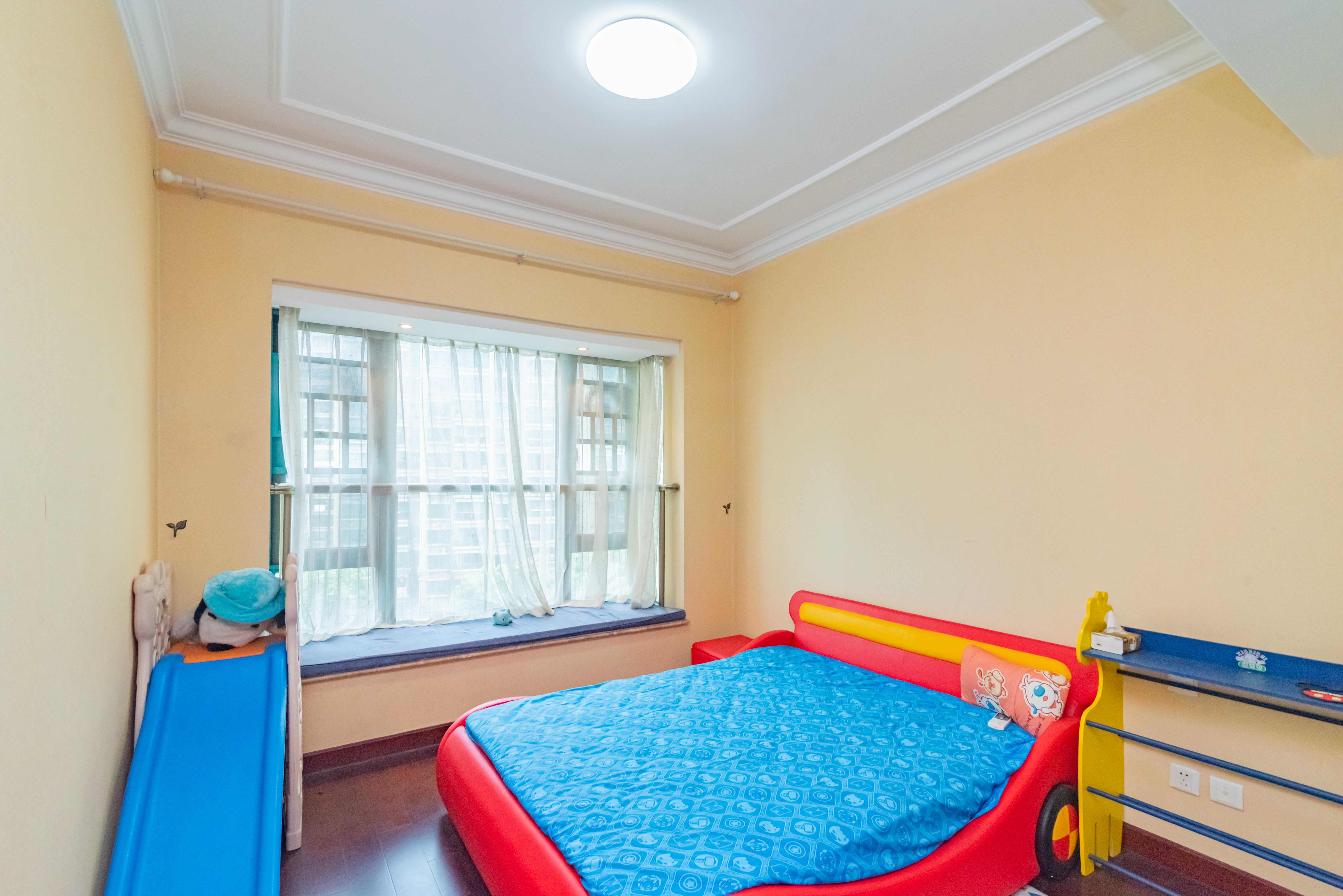 恒大雅苑 5室1厅2卫 228.00万 恒大雅苑 5室1厅2卫 228.00万卧室