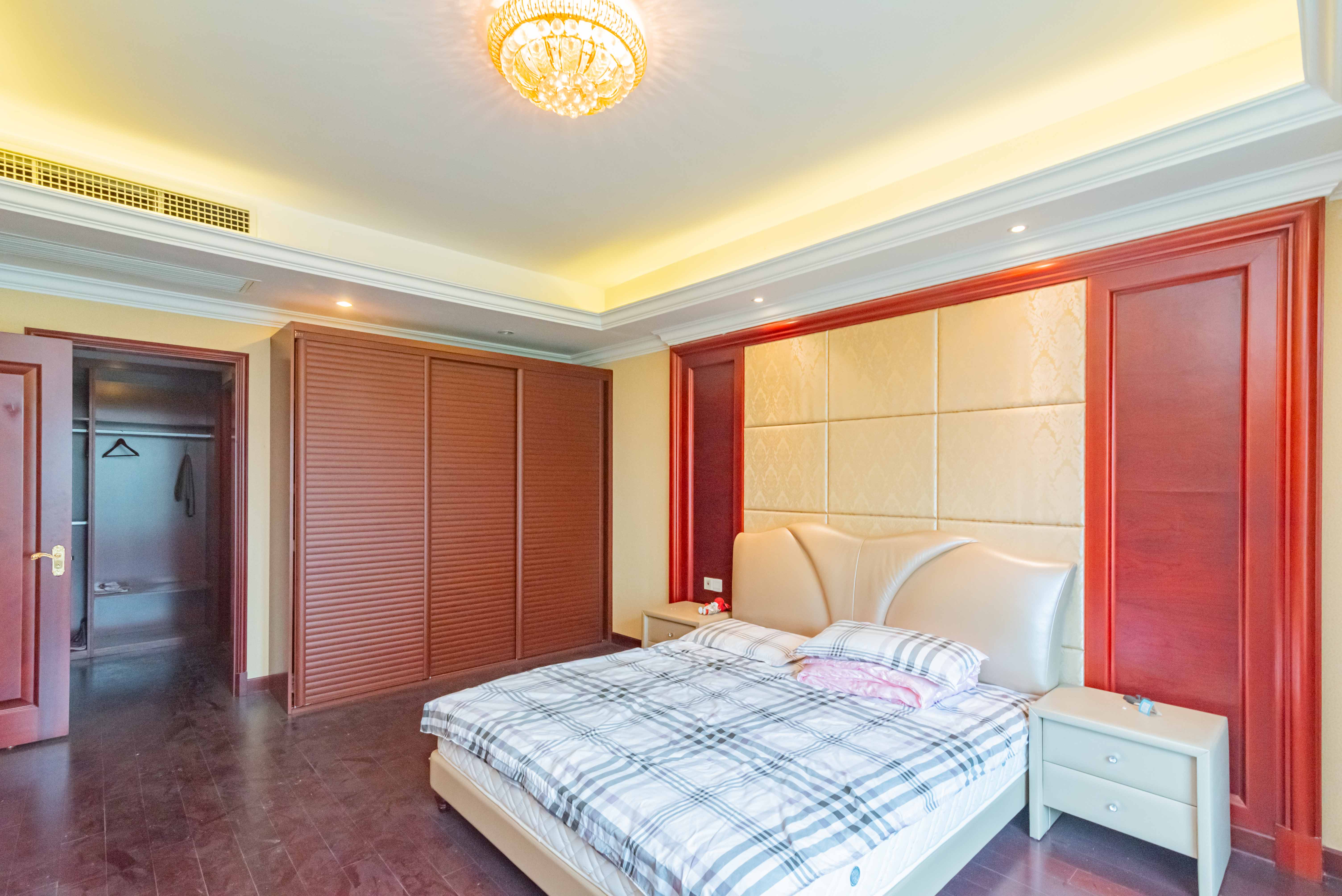 恒大雅苑 5室1厅2卫 228.00万 恒大雅苑 5室1厅2卫 228.00万卧室