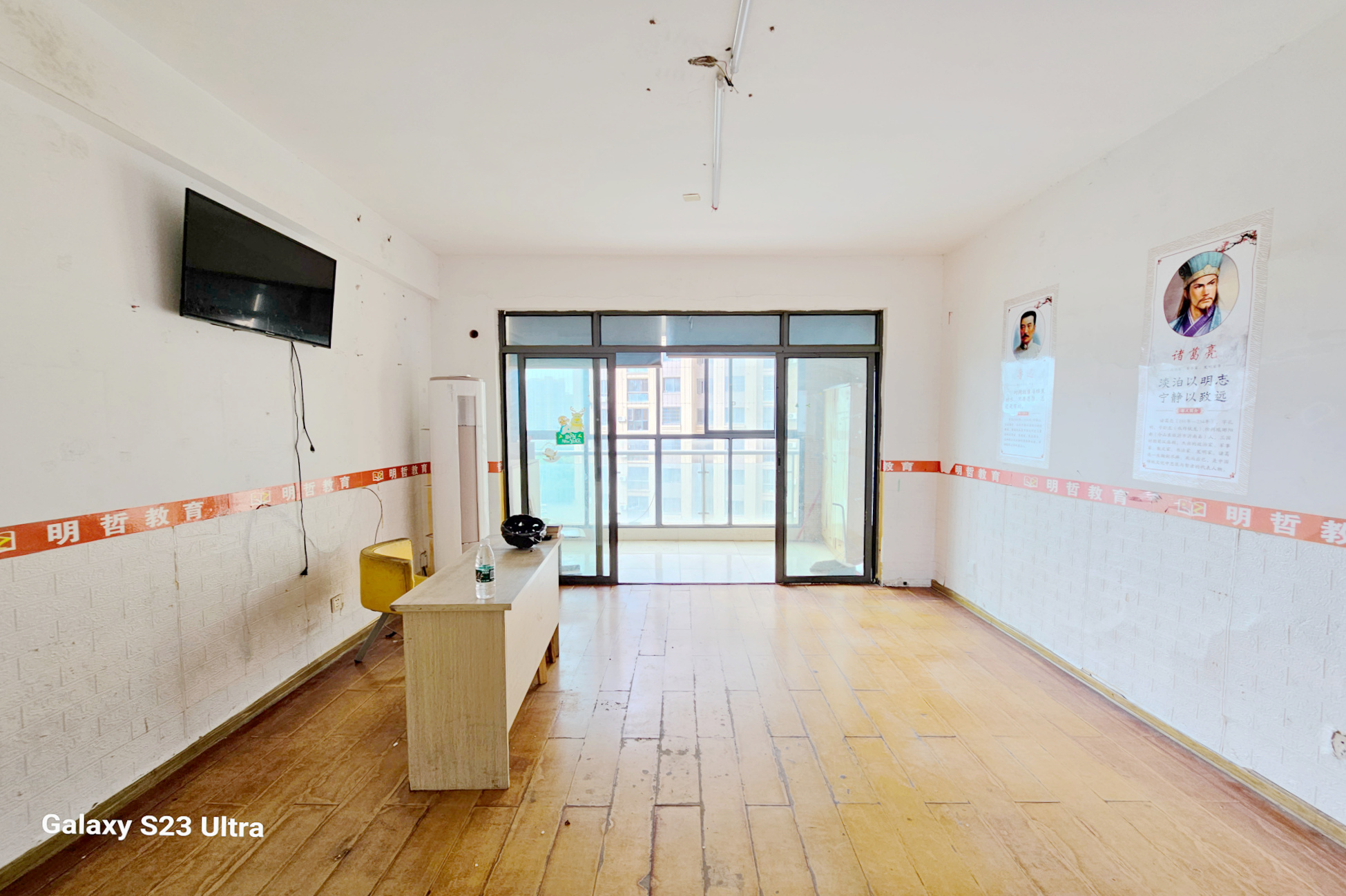 新华都万家城  3室2厅1卫    85.0万 新华都万家城  3室2厅1卫    85.0万客厅