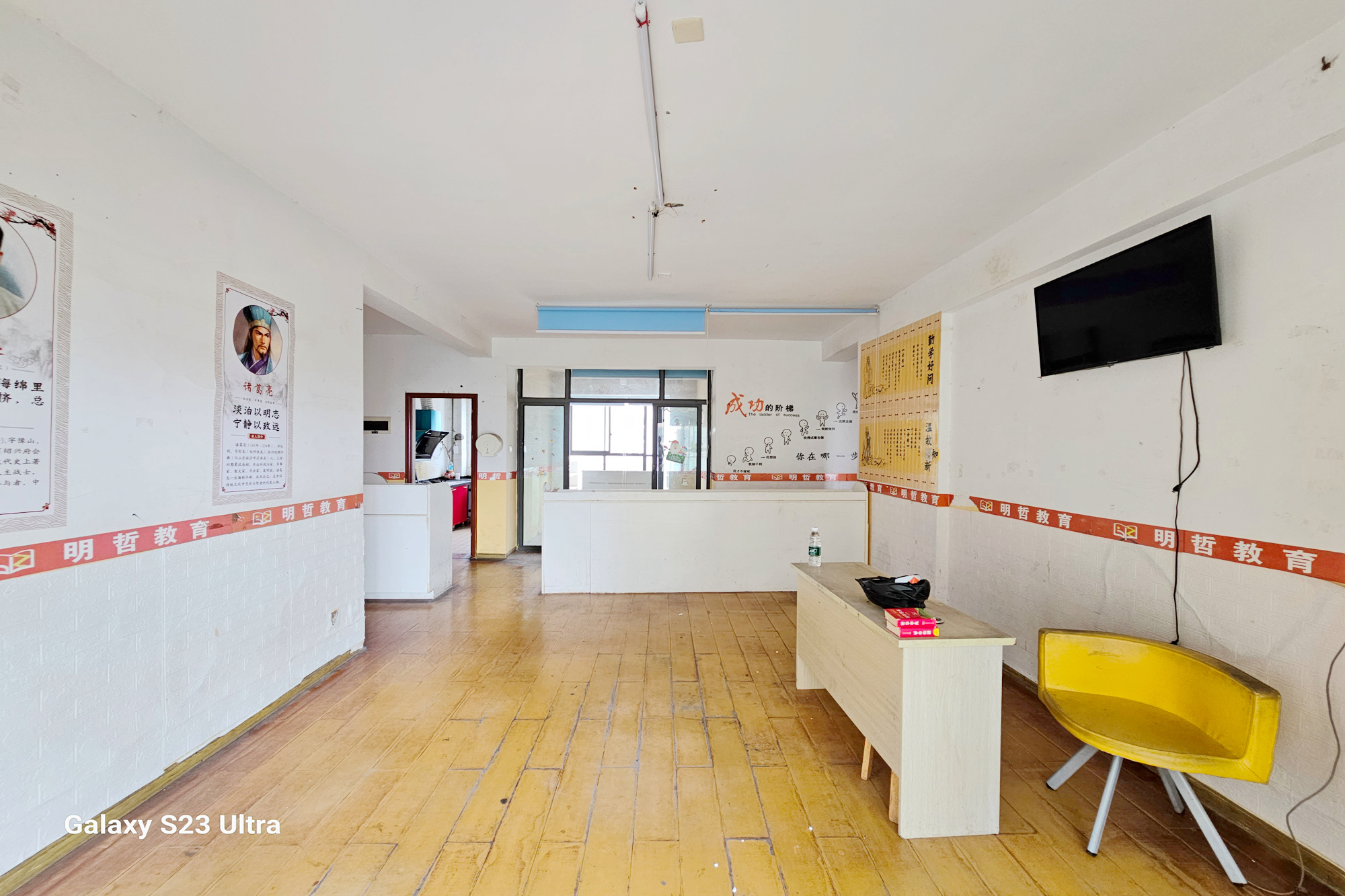 新华都万家城  3室2厅1卫    85.0万 新华都万家城  3室2厅1卫    85.0万客厅