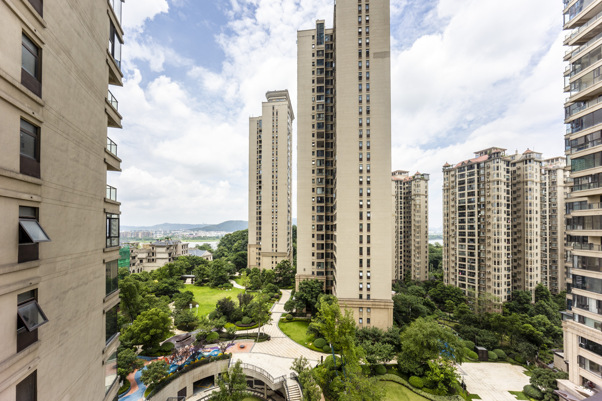 卓越江岸  1室1厅1卫   36.00万其他