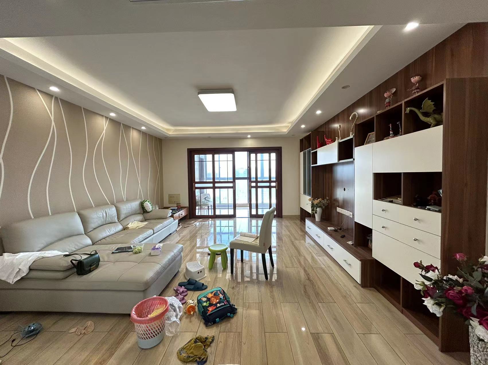 美的城二期 4室2厅2卫 99.8万 美的城二期 4室2厅2卫 99.8万室内图