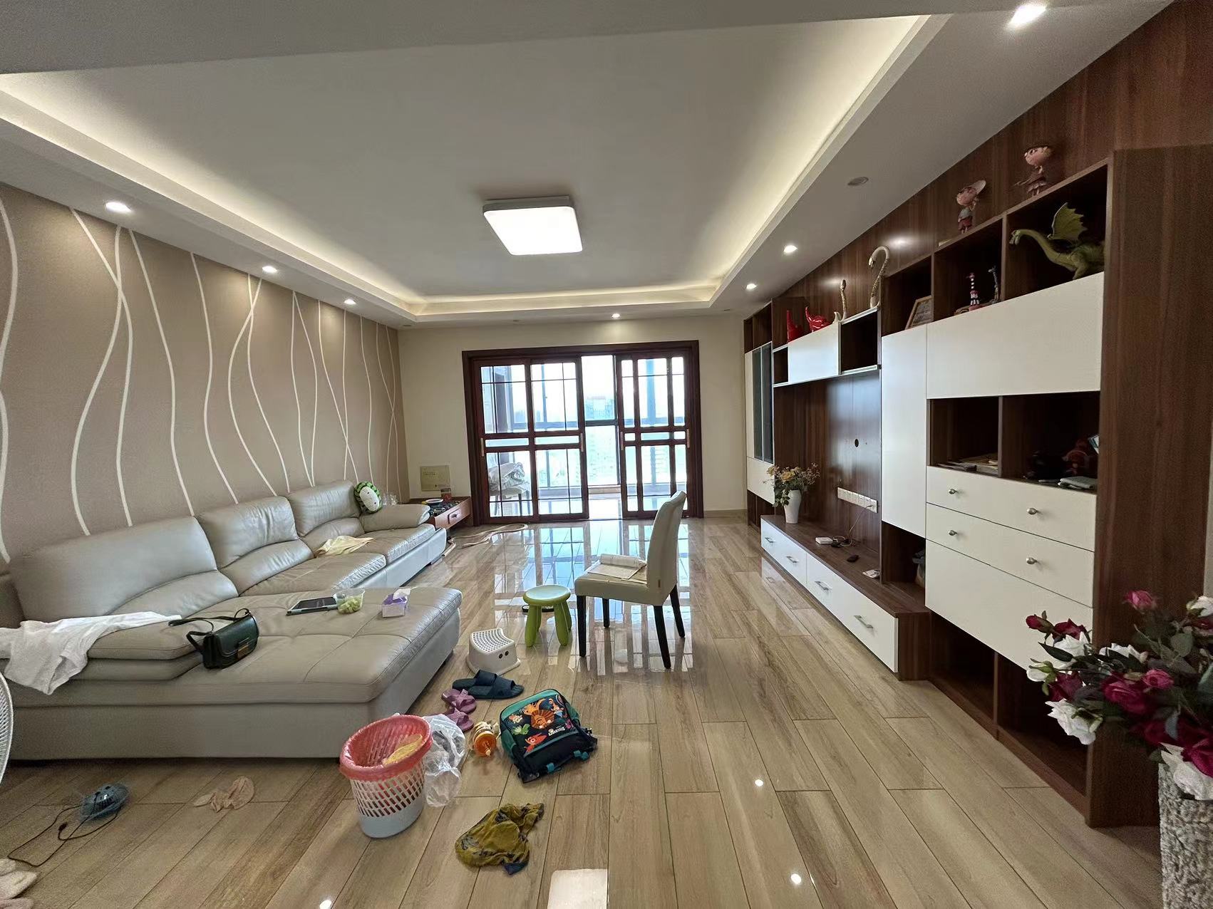 美的城二期 4室2厅2卫 99.8万 美的城二期 4室2厅2卫 99.8万室内图