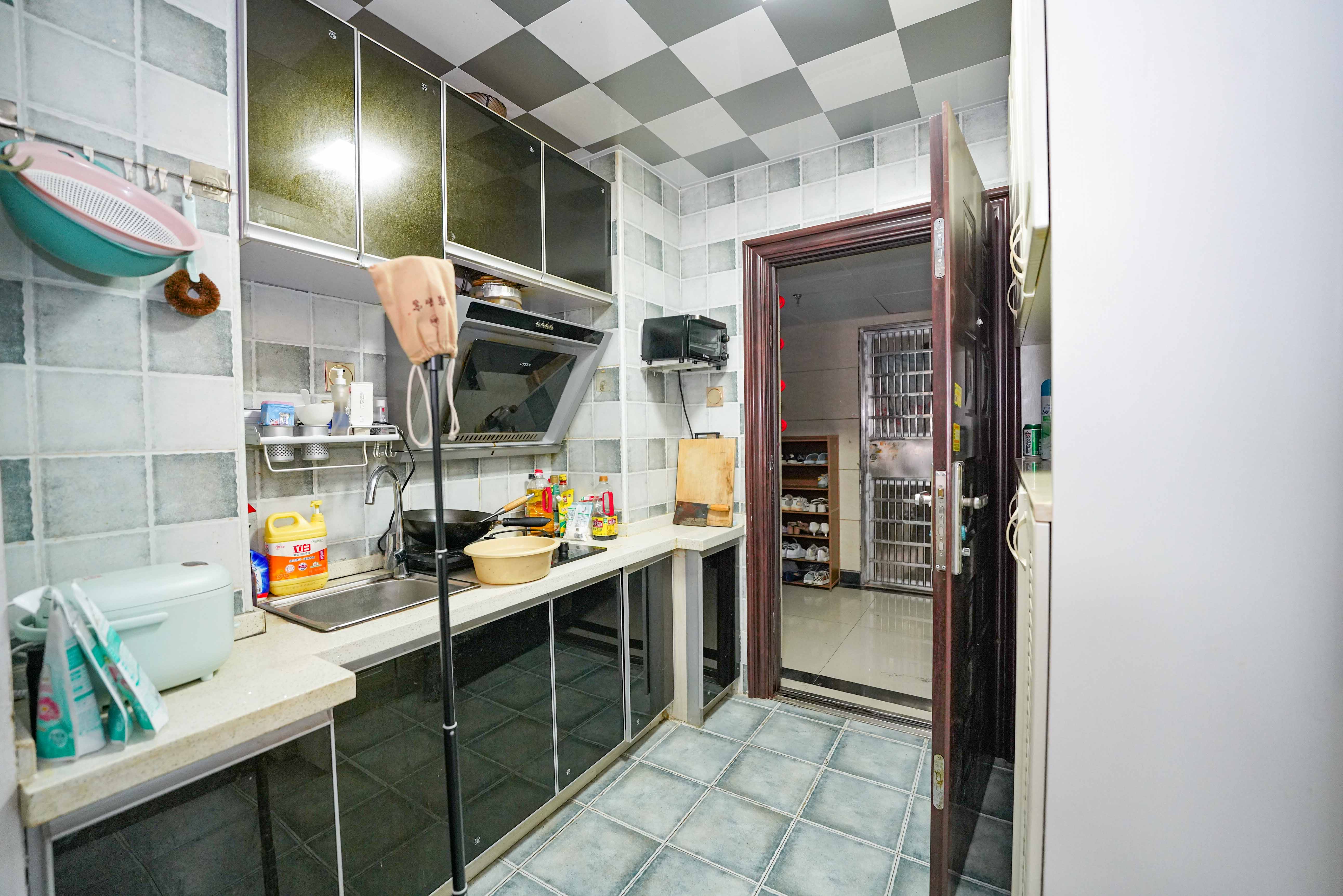 世纪桃花苑 1室1厅1卫 25.0万 世纪桃花苑 1室1厅1卫 25.0万厨房