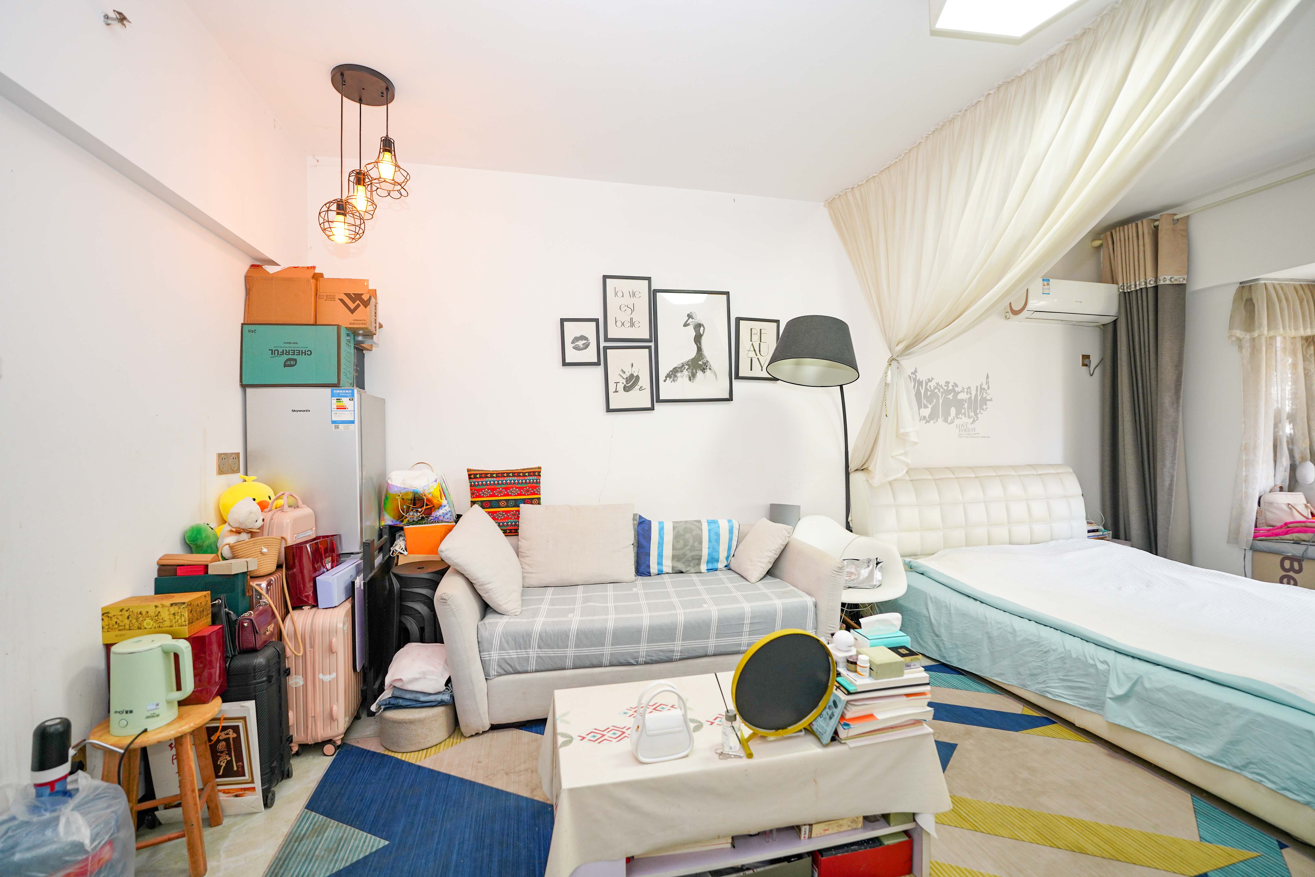 世纪桃花苑 1室1厅1卫 25.0万 世纪桃花苑 1室1厅1卫 25.0万客厅