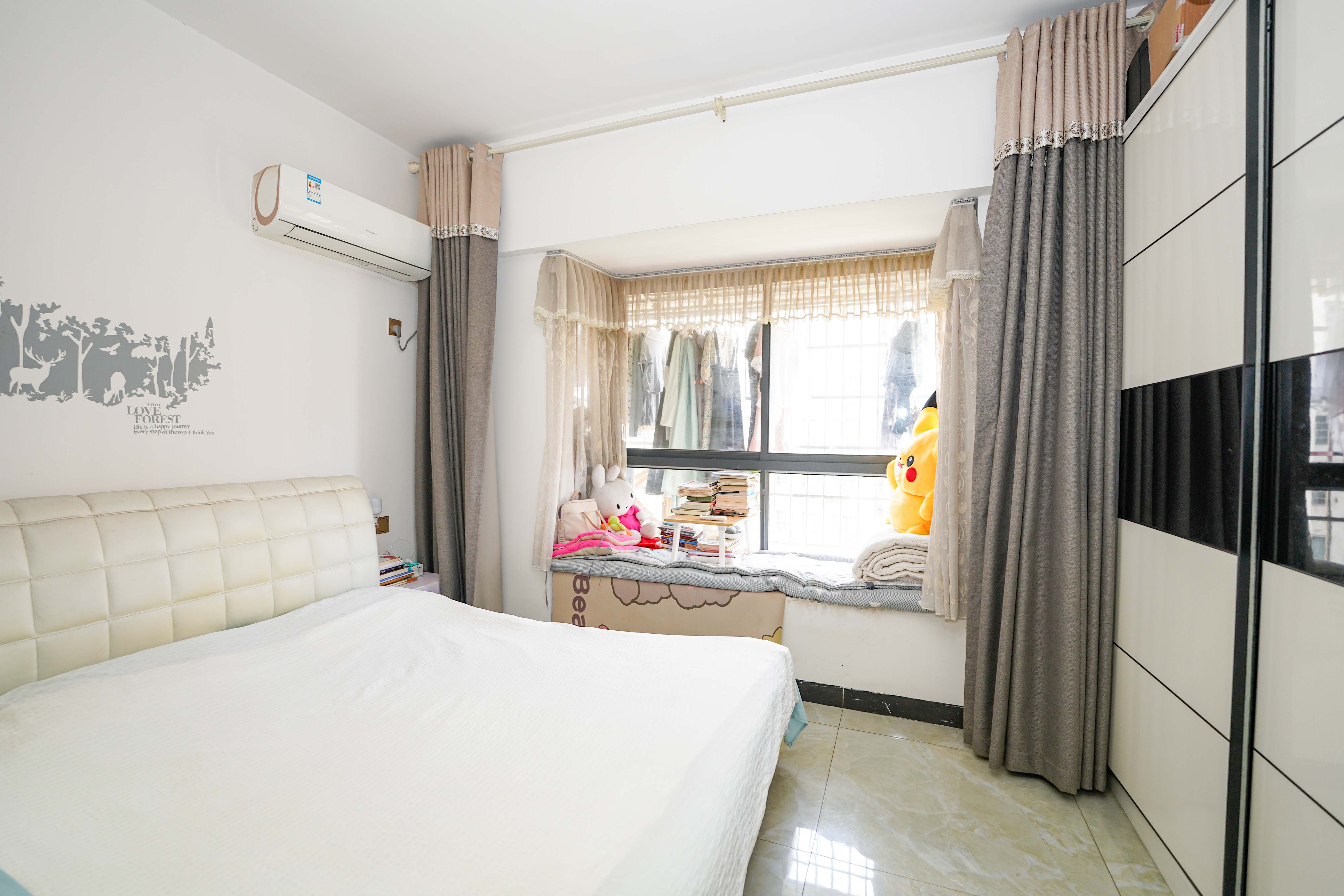 世纪桃花苑 1室1厅1卫 25.0万 世纪桃花苑 1室1厅1卫 25.0万卧室