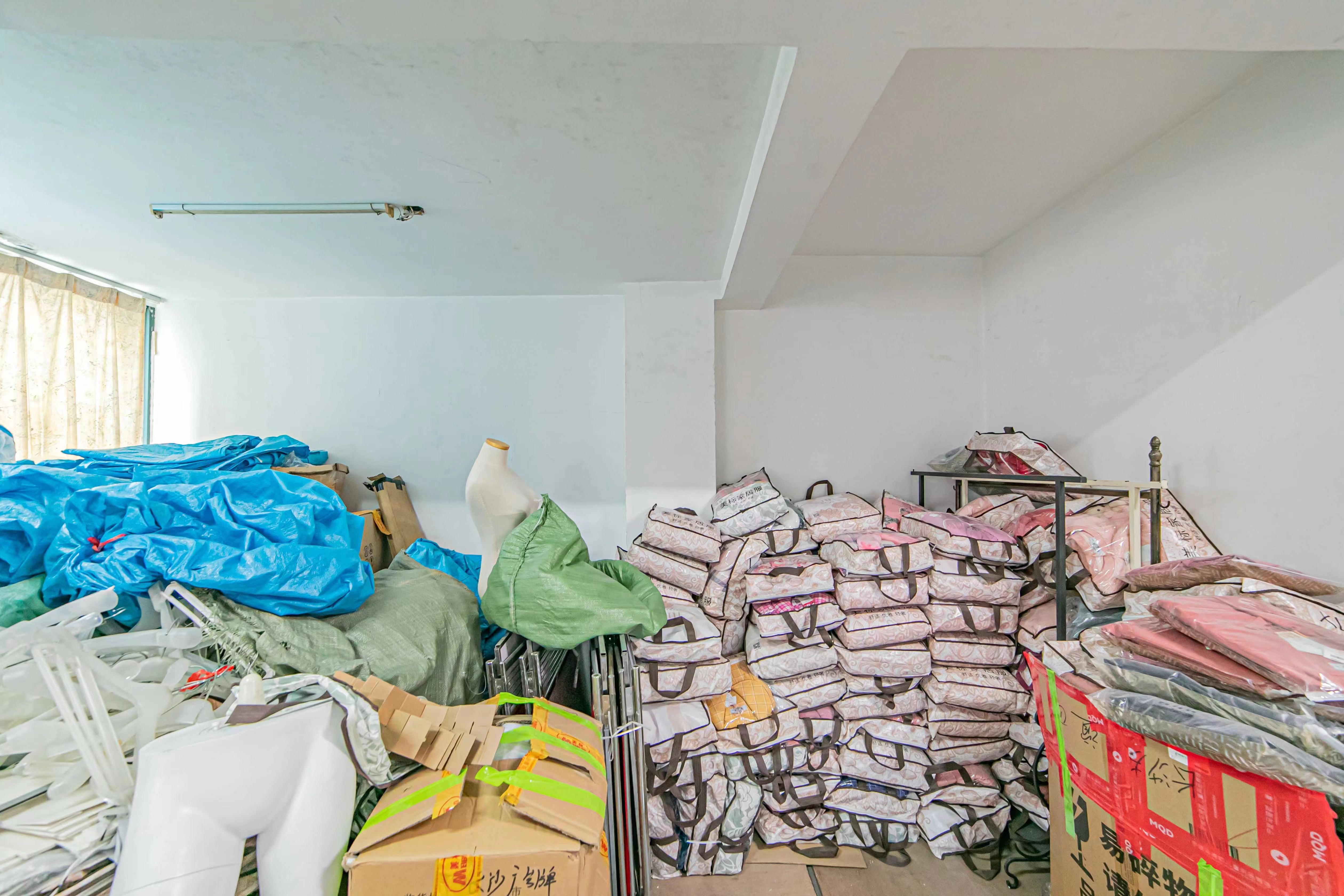 华盛新外滩 3室2厅2卫 175.0万 华盛新外滩 3室2厅2卫 175.0万卧室