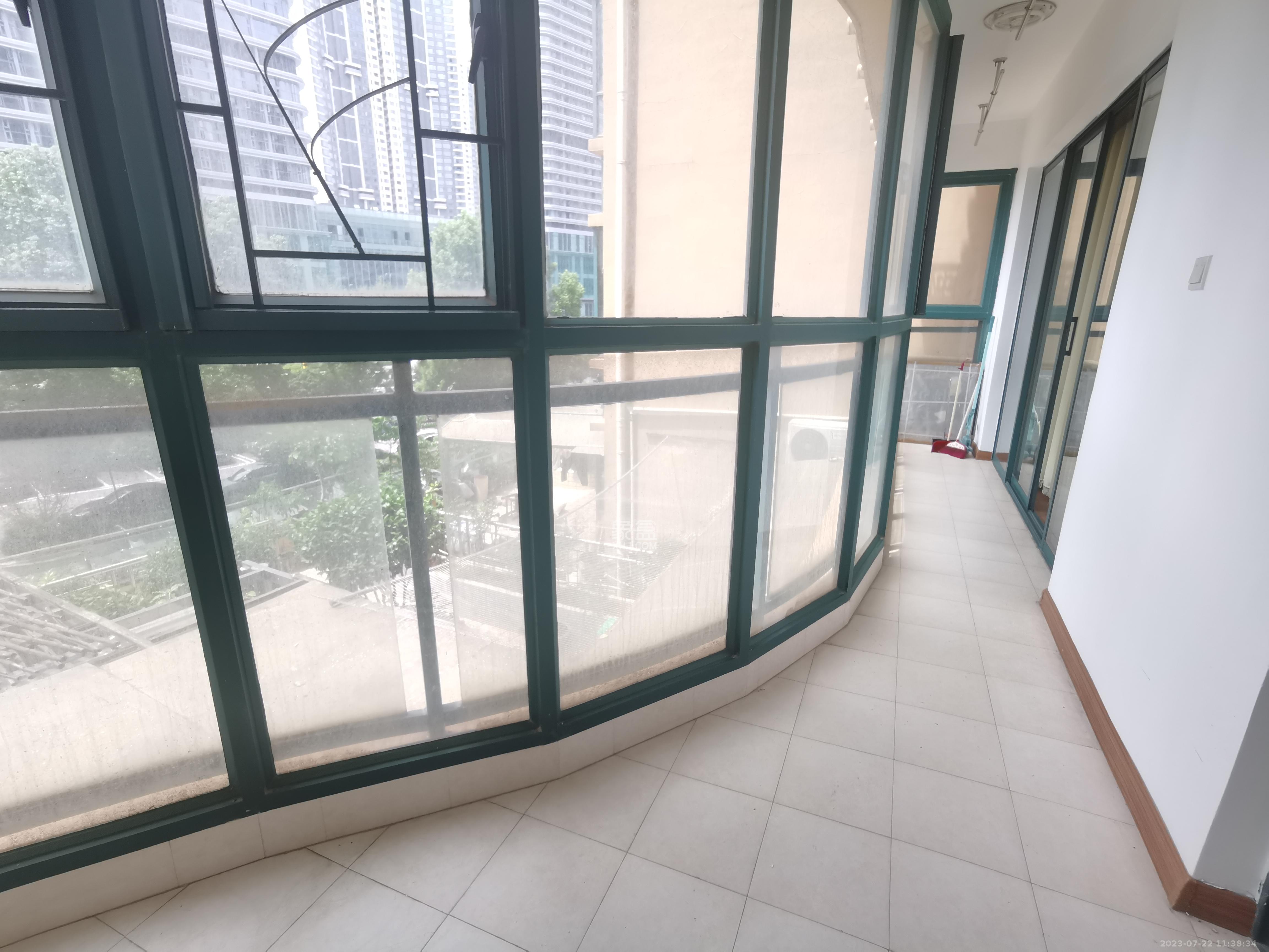 滨江金座  3室2厅1卫   3800.00元/月室内图