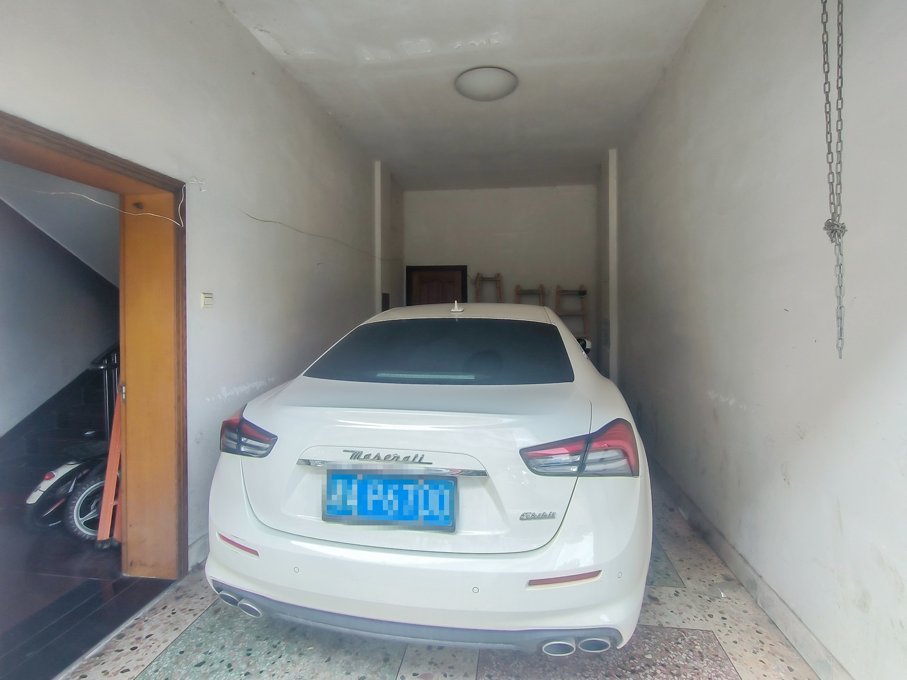 众鑫建材市场（长沙县星沙镇皮具市场）  12室12厅12卫    328.0万其他