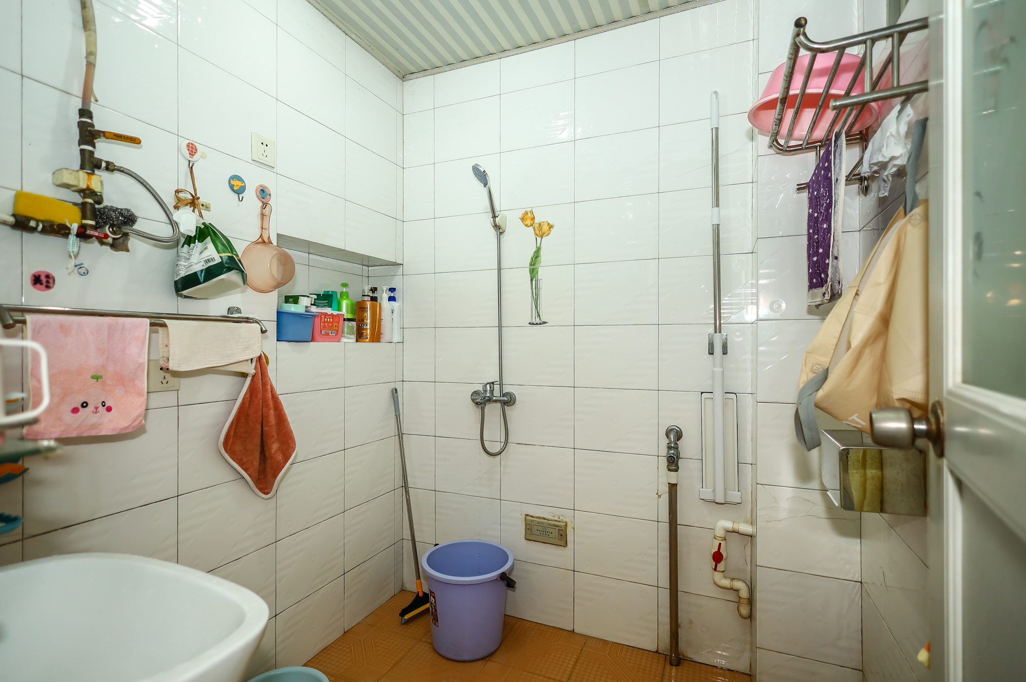 中南汽车世界  2室2厅1卫    32.0万 中南汽车世界  2室2厅1卫    32.0万卫生间