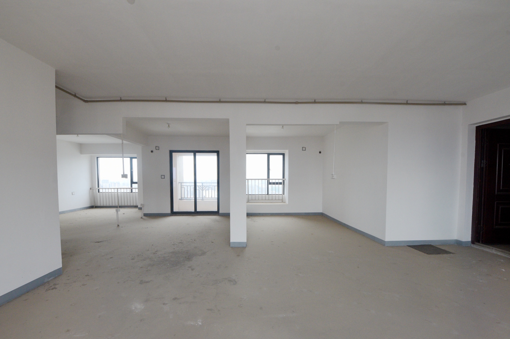 建发中央悦府  4室2厅2卫   174.00万客厅