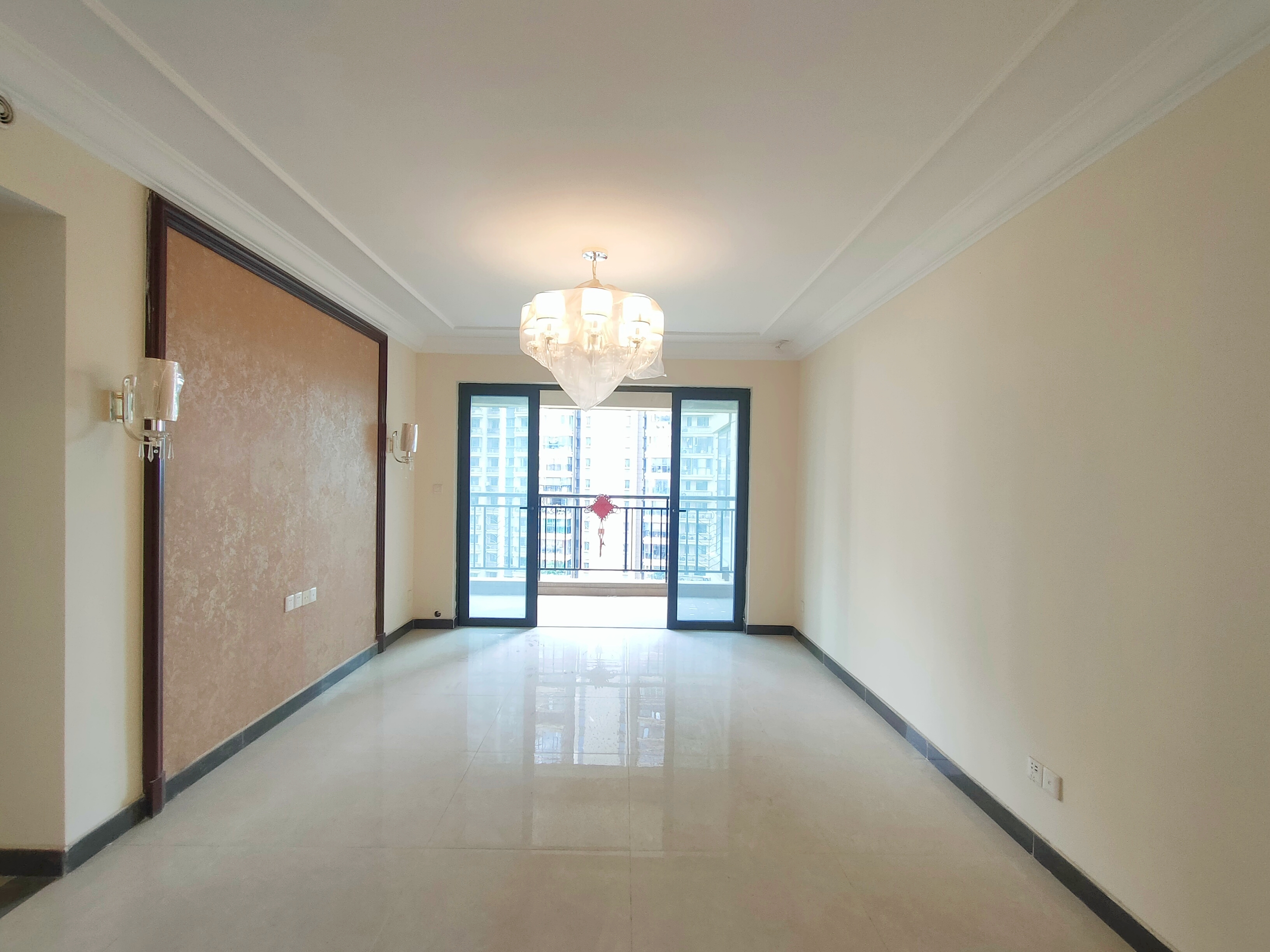 恒大华府 3室2厅1卫 73.5万 恒大华府 3室2厅1卫 73.5万室内图