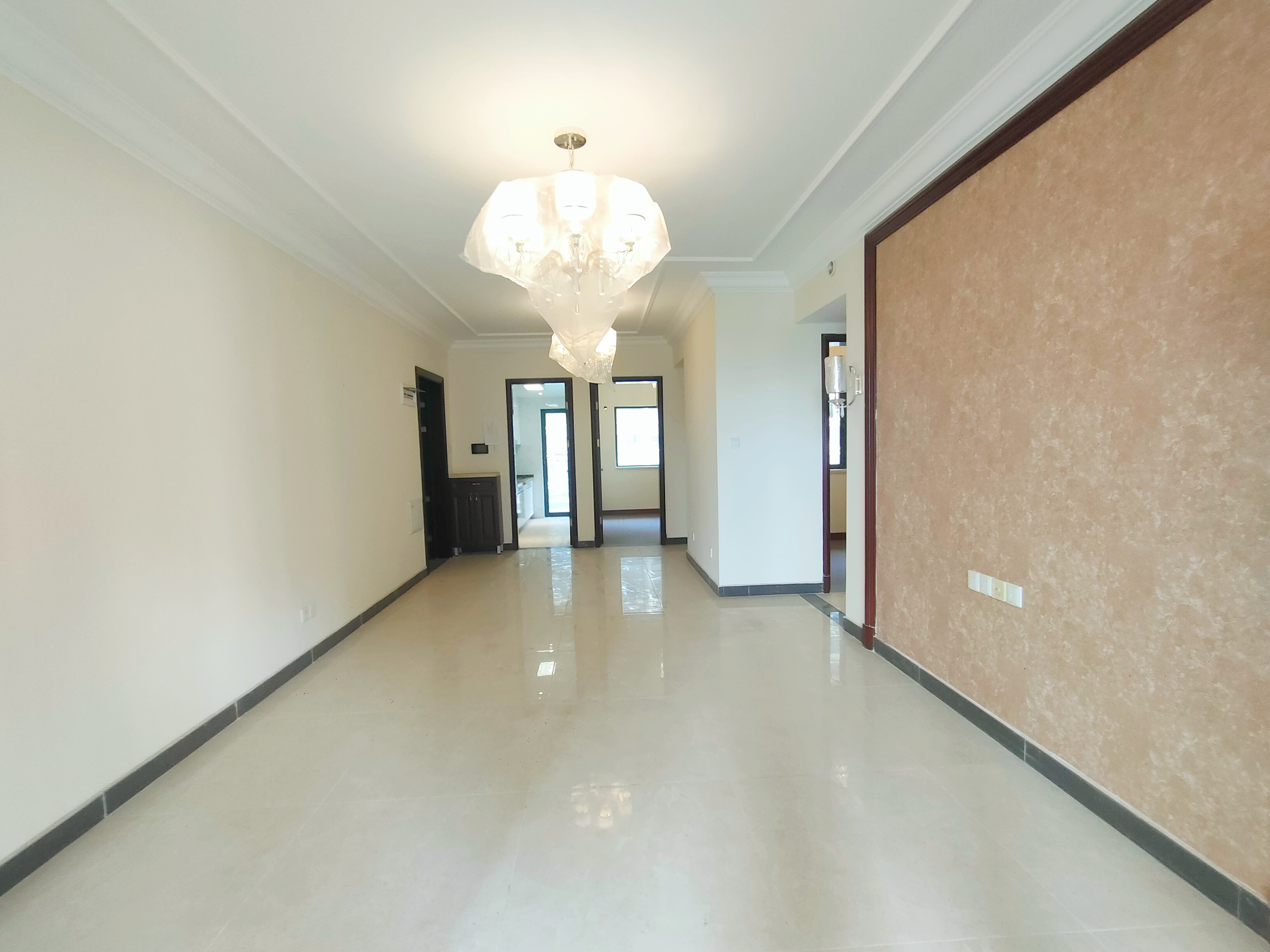 恒大华府 3室2厅1卫 73.5万 恒大华府 3室2厅1卫 73.5万室内图