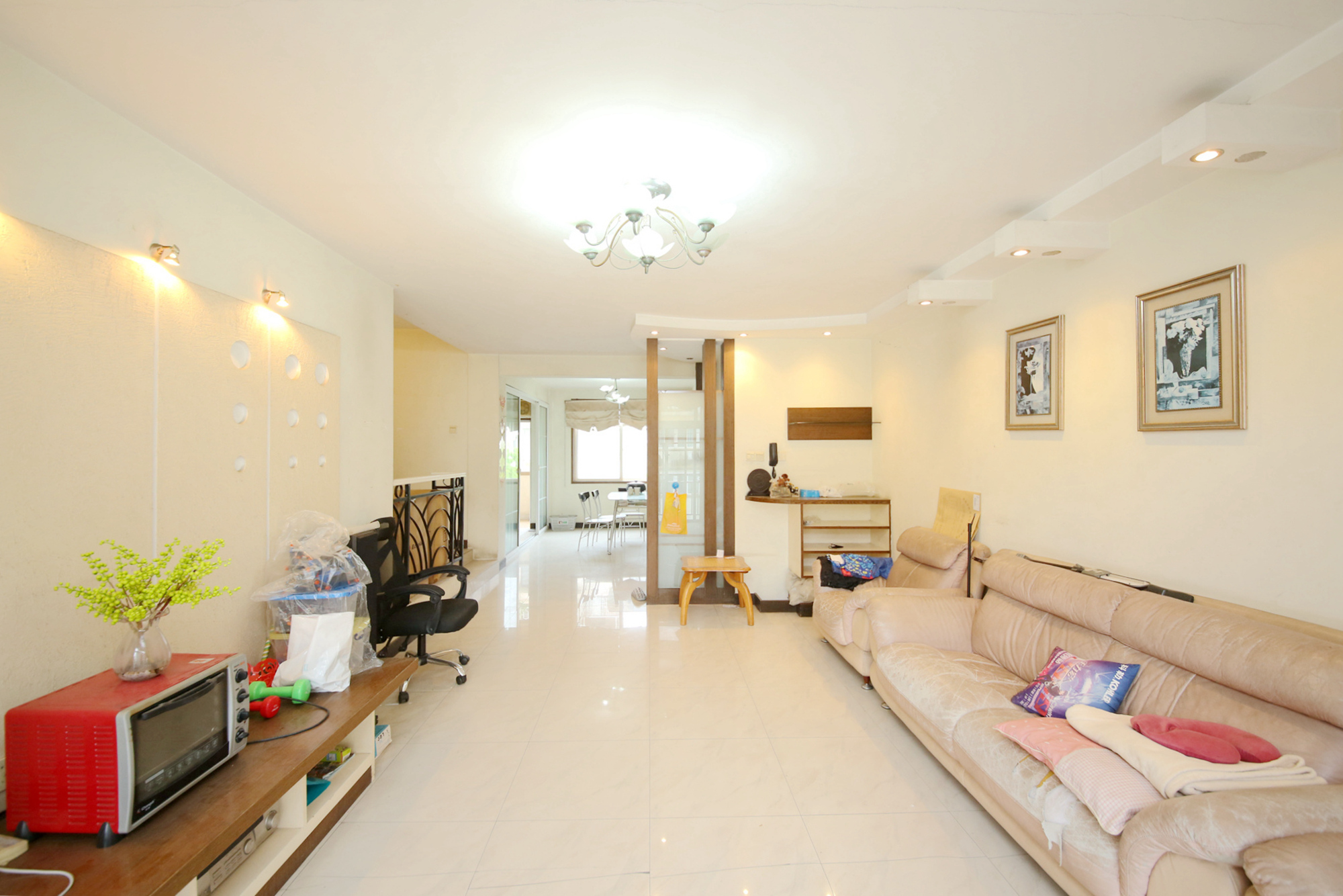 芙蓉苑  3室2厅2卫    98.8万客厅