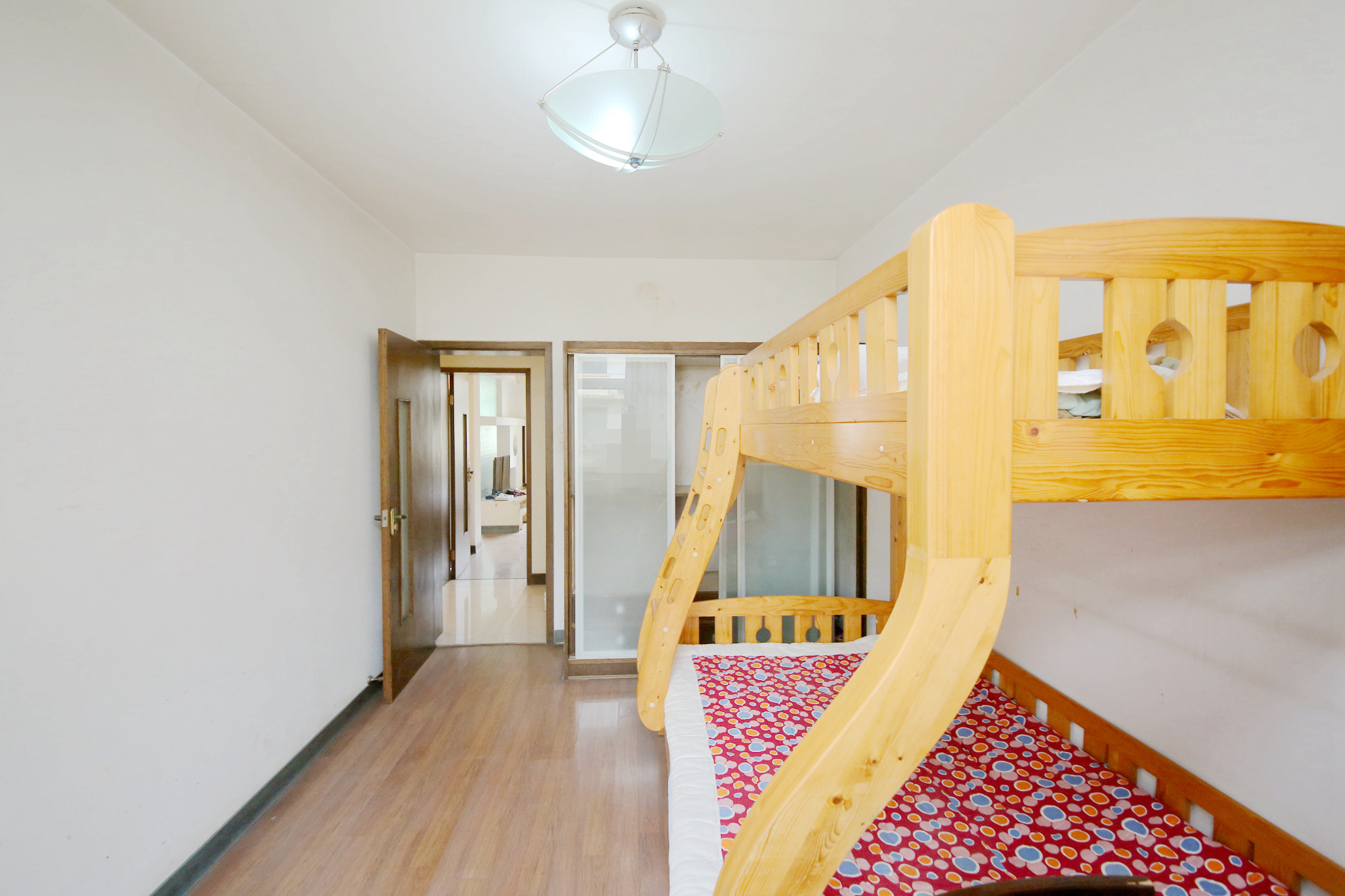 芙蓉苑  3室2厅2卫    98.8万卧室