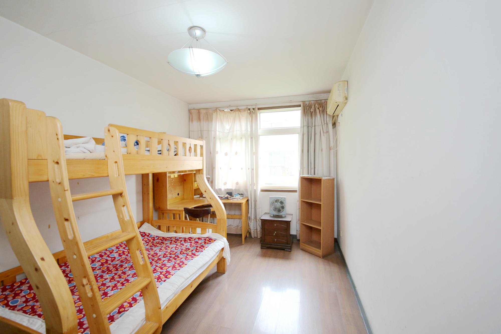 芙蓉苑  3室2厅2卫    98.8万卧室