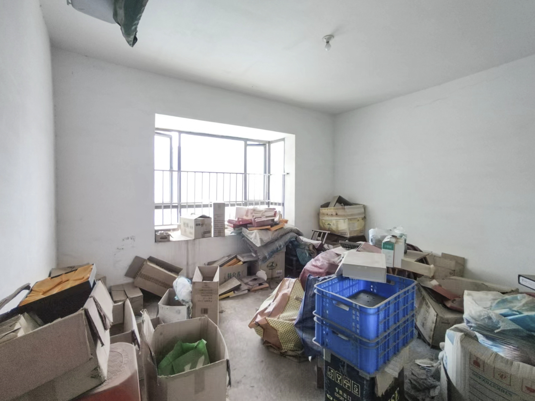 岳银欣苑  2室2厅1卫   88.00万卧室