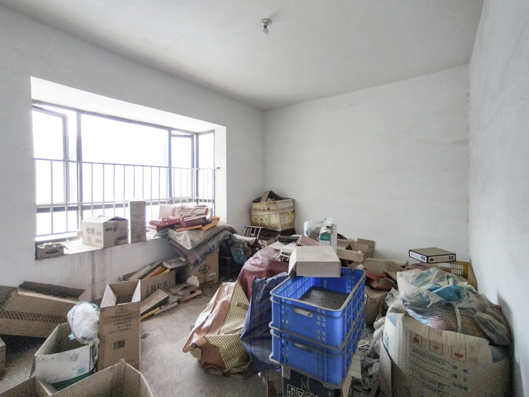 岳银欣苑  2室2厅1卫   88.00万卧室
