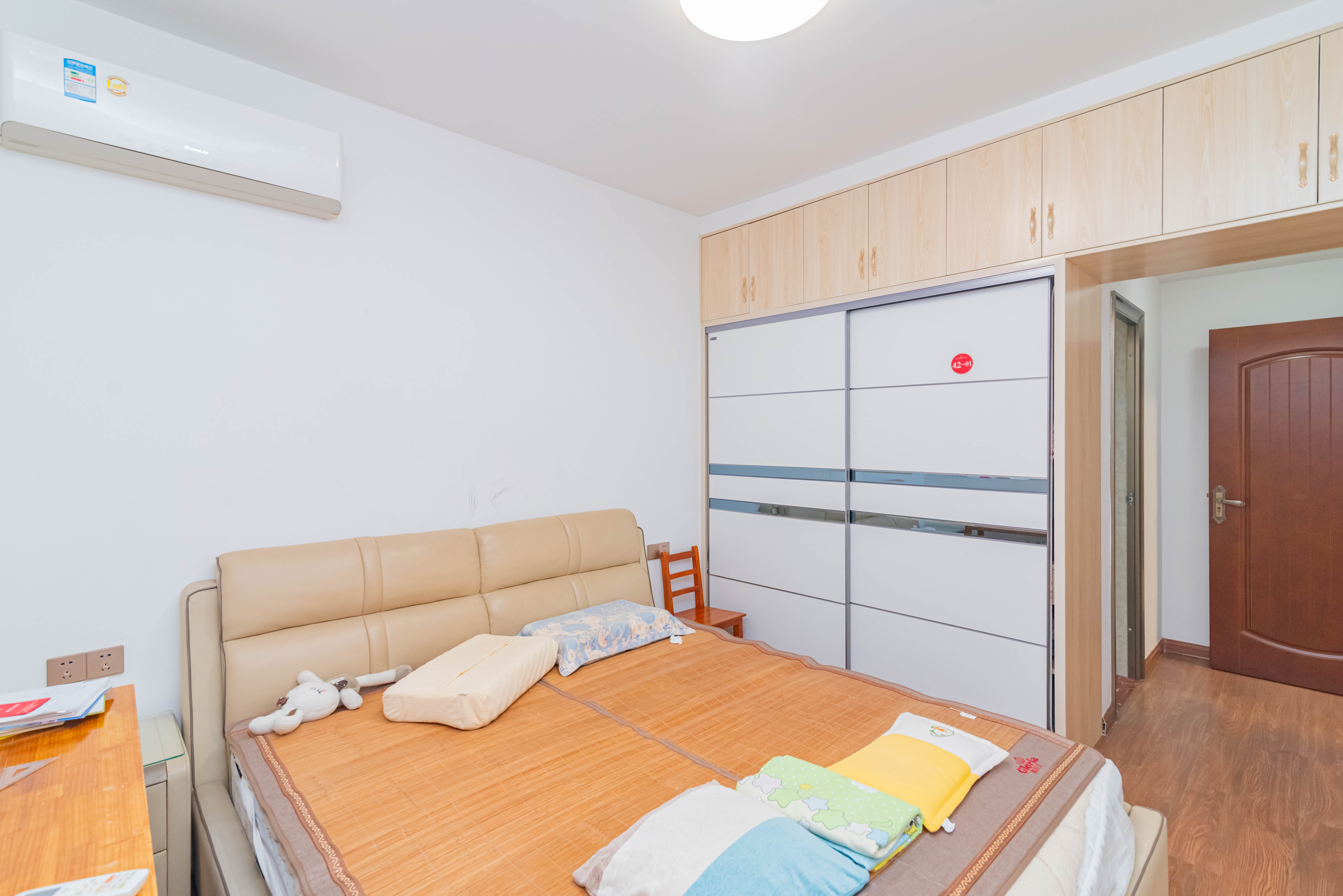 庄园心伽泊  3室2厅1卫   132.00万卧室