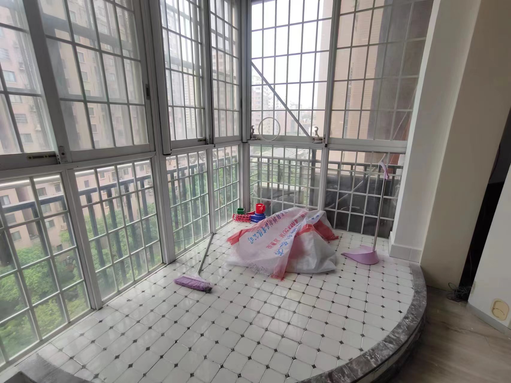 香山美境  2室1厅1卫    45.8万 香山美境  2室1厅1卫    45.8万室内图