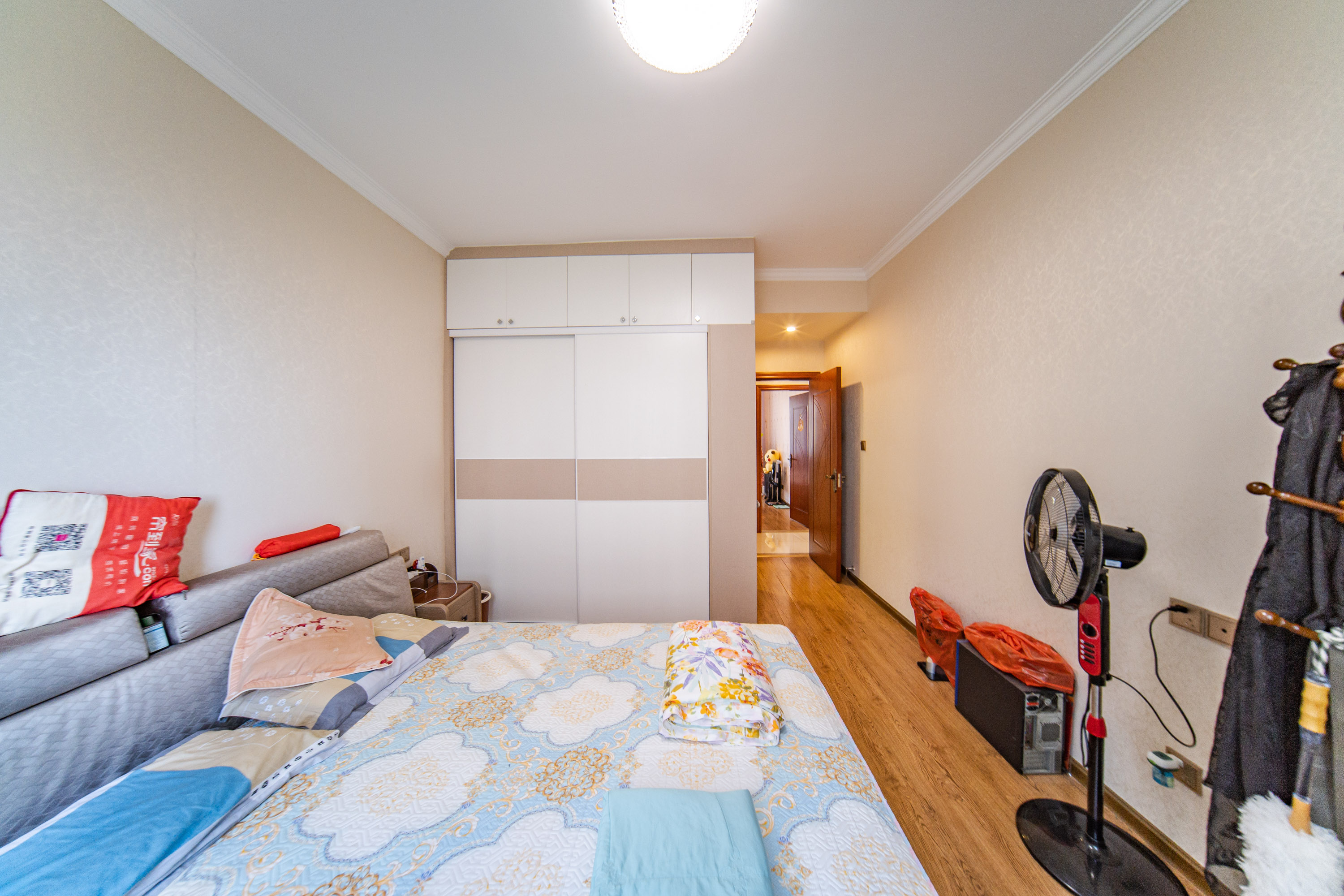 江山帝景哈佛  3室2厅2卫    123.0万卧室