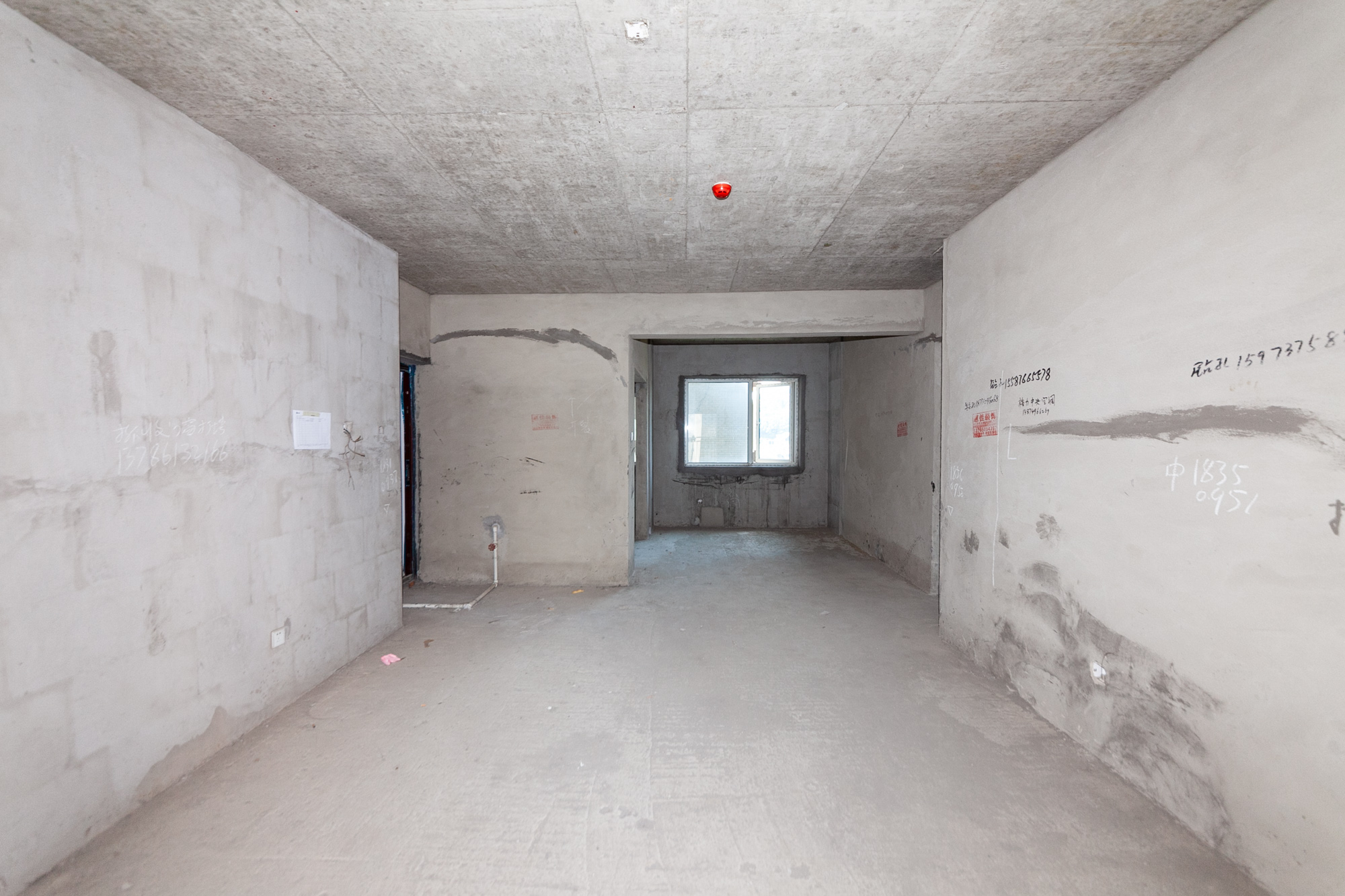 山与墅  4室2厅2卫   102.00万 山与墅  4室2厅2卫   102.00万客厅