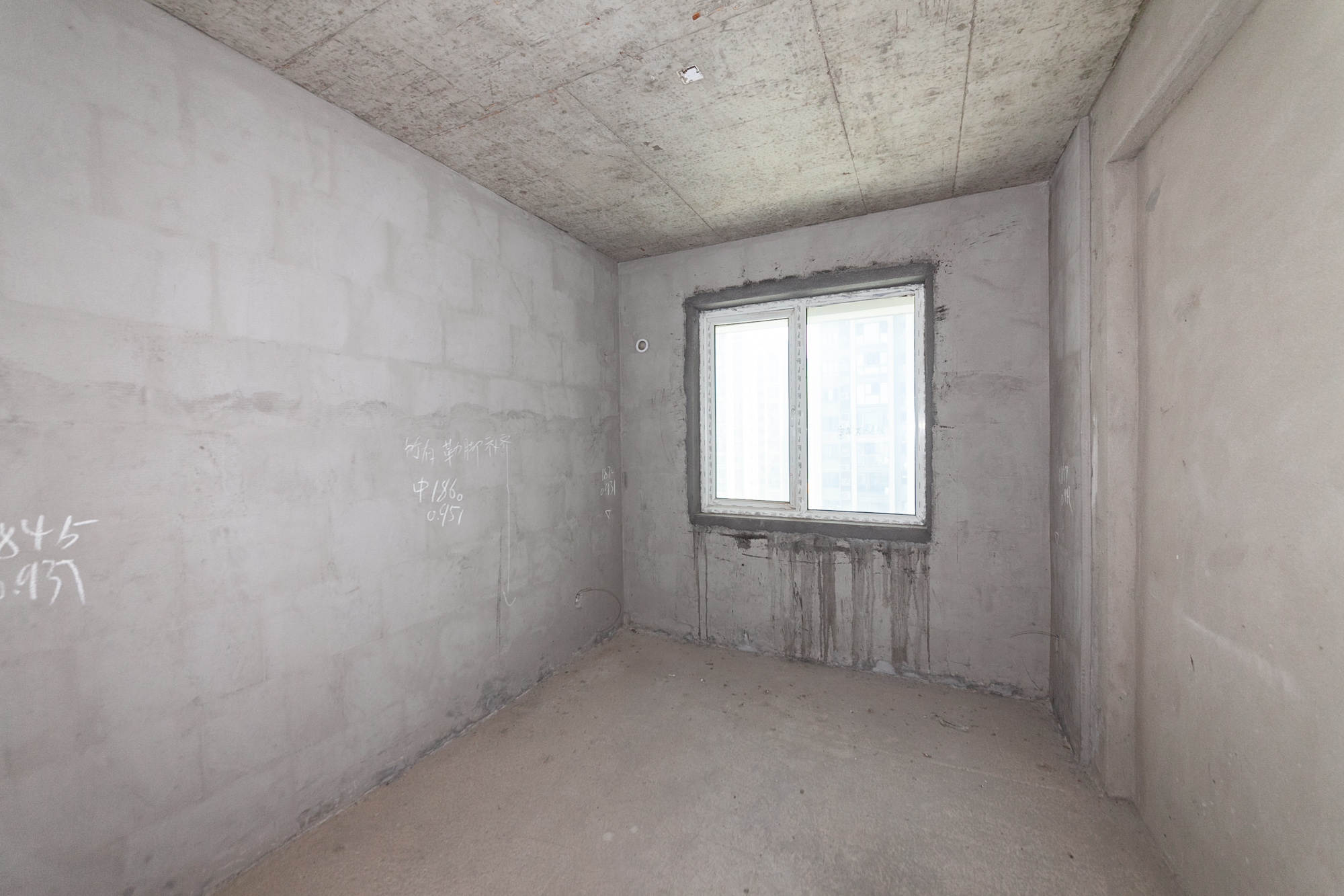 山与墅  4室2厅2卫   102.00万 山与墅  4室2厅2卫   102.00万卧室