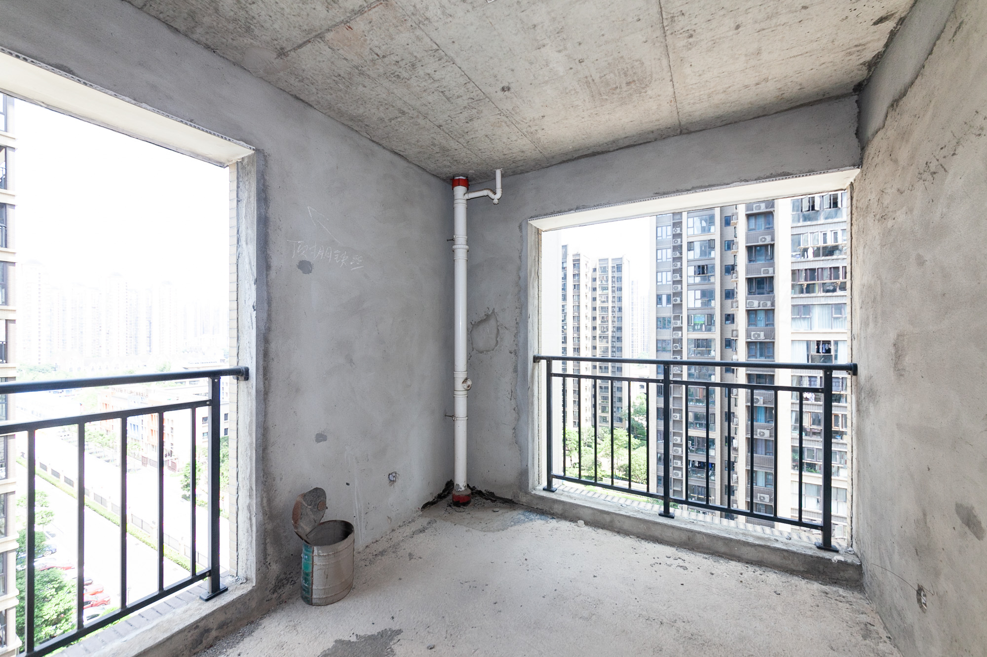 山与墅  4室2厅2卫   102.00万 山与墅  4室2厅2卫   102.00万卧室